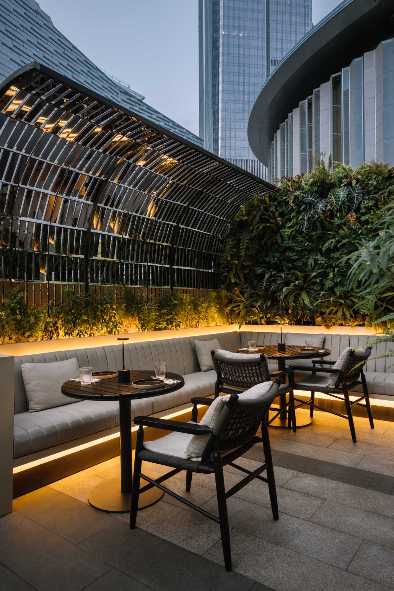 酒吧設計,餐飲空間,餐吧設計,深圳酒吧設計,深圳餐吧設計,RooMoo,餐廳設計案例,酒吧設計案例,餐吧設計案例,COCOPark B3餐酒吧,深圳酒吧,深圳購物公園酒吧,COCOPark B3,RooMoo設計