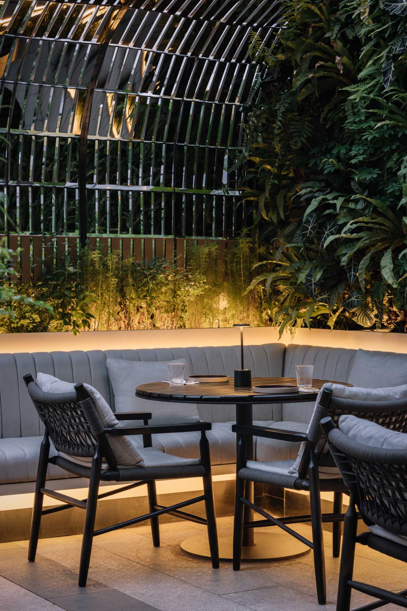 酒吧設計,餐飲空間,餐吧設計,深圳酒吧設計,深圳餐吧設計,RooMoo,餐廳設計案例,酒吧設計案例,餐吧設計案例,COCOPark B3餐酒吧,深圳酒吧,深圳購物公園酒吧,COCOPark B3,RooMoo設計