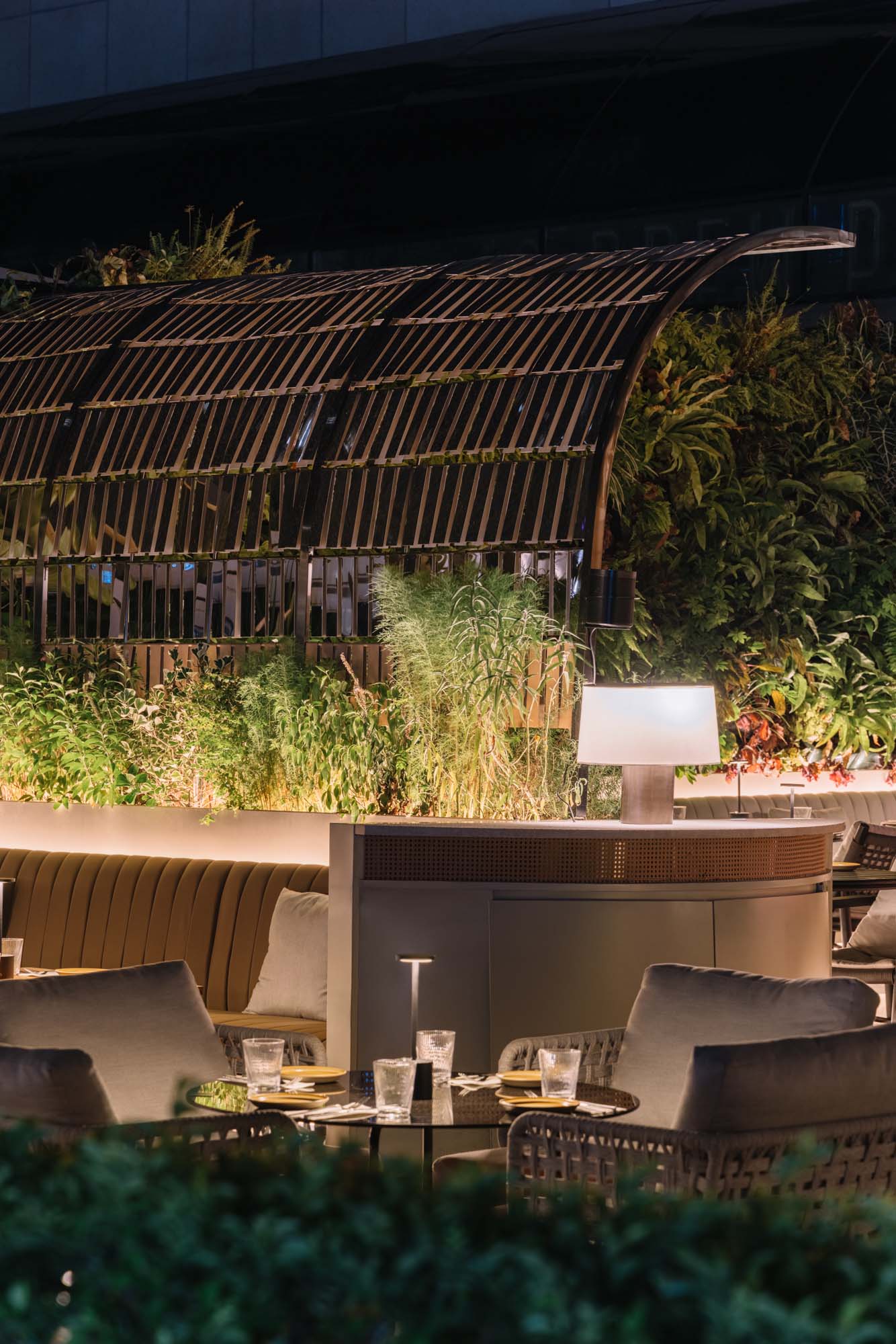 酒吧設計,餐飲空間,餐吧設計,深圳酒吧設計,深圳餐吧設計,RooMoo,餐廳設計案例,酒吧設計案例,餐吧設計案例,COCOPark B3餐酒吧,深圳酒吧,深圳購物公園酒吧,COCOPark B3,RooMoo設計