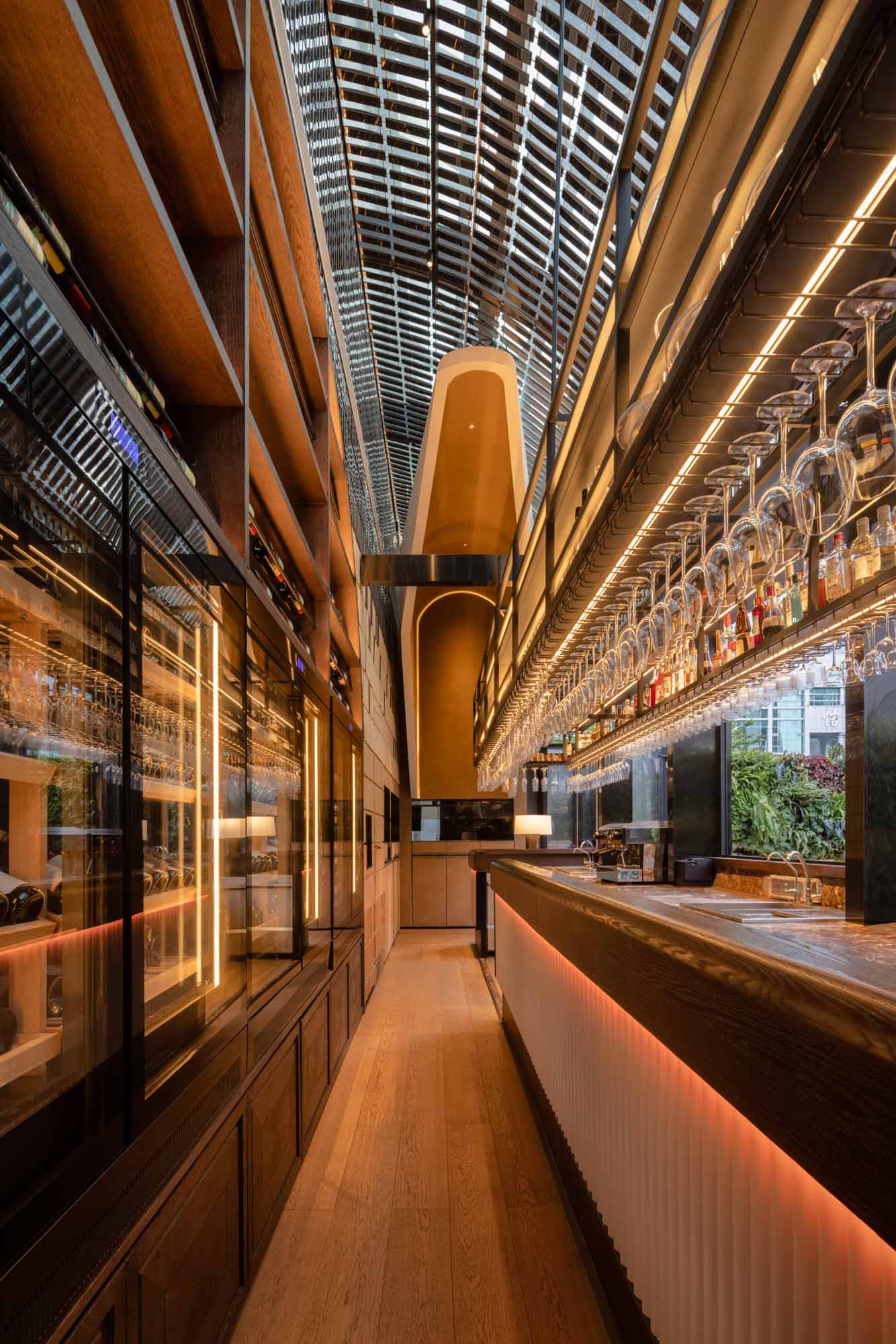 酒吧設計,餐飲空間,餐吧設計,深圳酒吧設計,深圳餐吧設計,RooMoo,餐廳設計案例,酒吧設計案例,餐吧設計案例,COCOPark B3餐酒吧,深圳酒吧,深圳購物公園酒吧,COCOPark B3,RooMoo設計