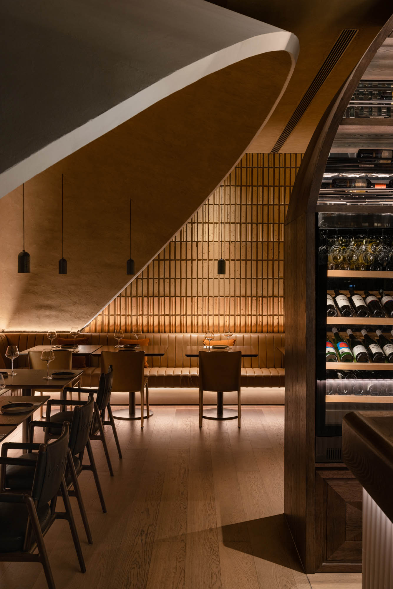 酒吧設計,餐飲空間,餐吧設計,深圳酒吧設計,深圳餐吧設計,RooMoo,餐廳設計案例,酒吧設計案例,餐吧設計案例,COCOPark B3餐酒吧,深圳酒吧,深圳購物公園酒吧,COCOPark B3,RooMoo設計