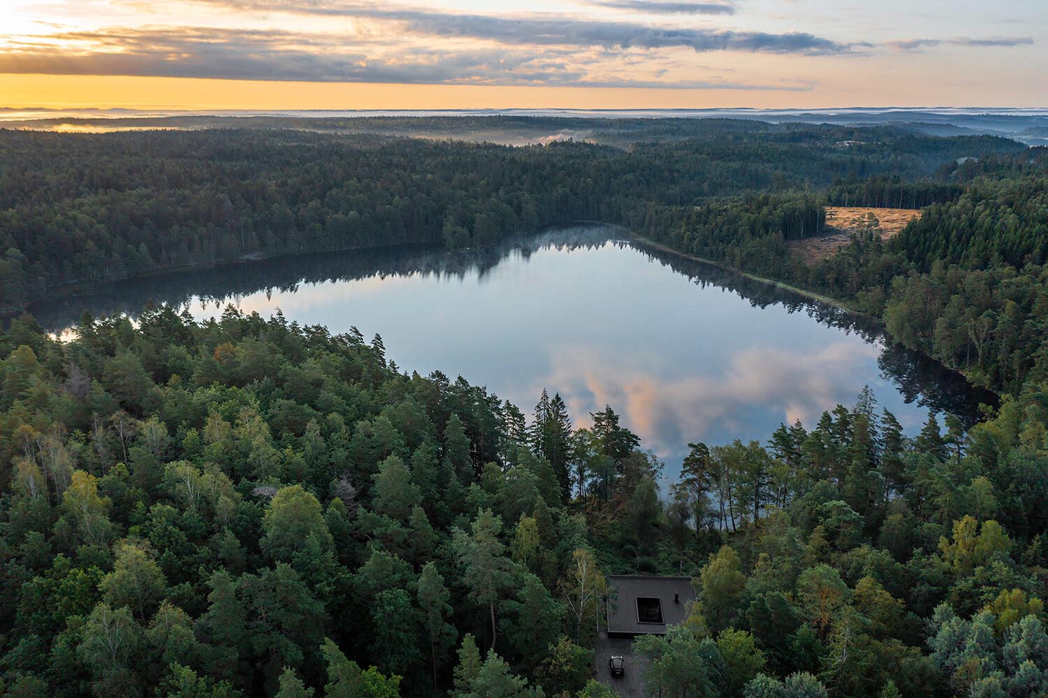 別墅設計,別墅設計案例,Saga Karlsson,Edouard Boisse,瑞典,國外別墅設計案例,別墅裝修,住宅設計,極簡風格別墅,酷黑,極簡美學,極簡主義,220㎡,森林景觀別墅