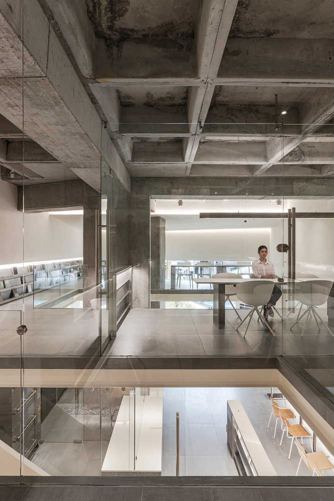 辦公室設計,辦公空間設計,辦公室設計案例,辦公室裝修,130㎡,國外辦公室設計案例,設計公司辦公室,墨西哥,Madarq studio,咖啡店,設計工作室,設計公司展廳