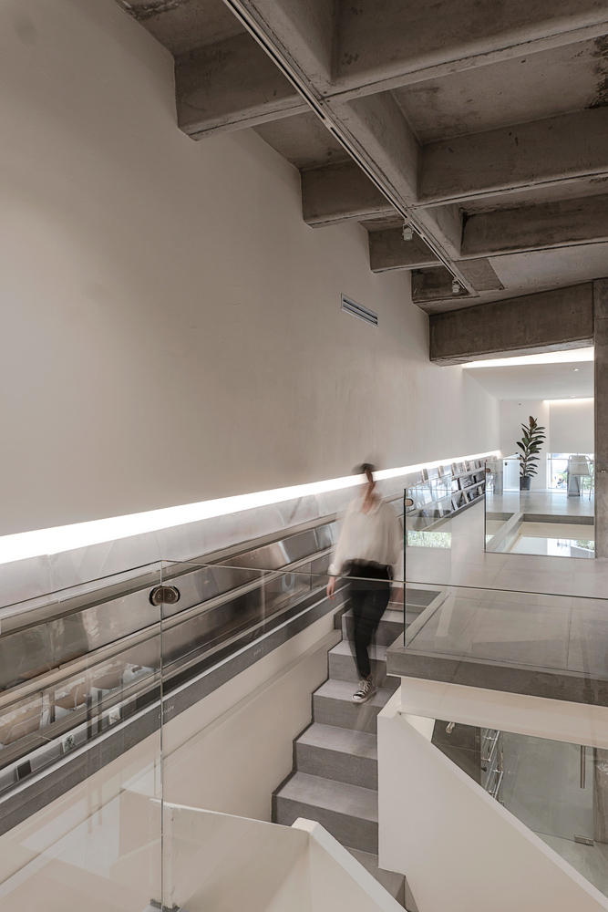 辦公室設計,辦公空間設計,辦公室設計案例,辦公室裝修,130㎡,國外辦公室設計案例,設計公司辦公室,墨西哥,Madarq studio,咖啡店,設計工作室,設計公司展廳