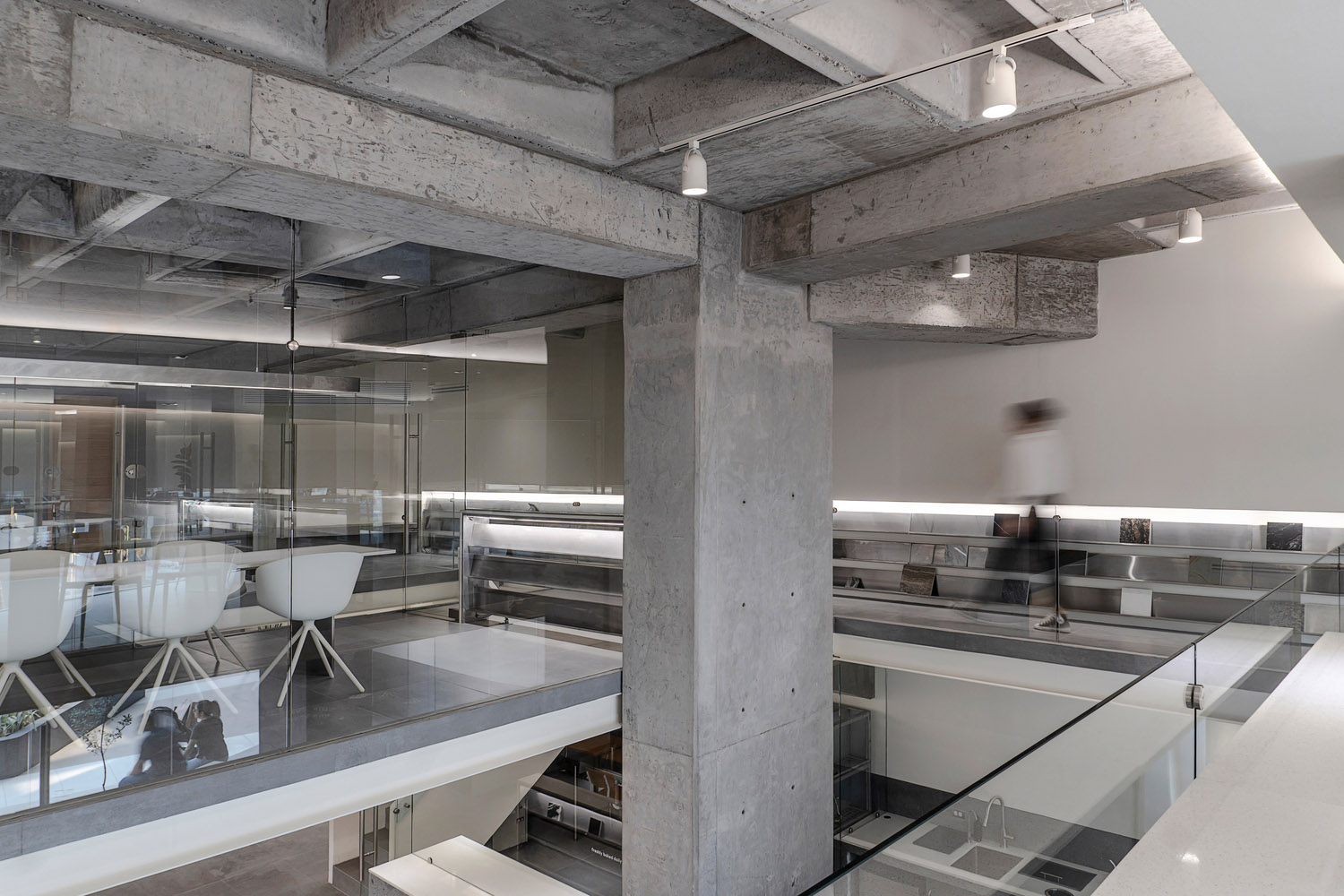 辦公室設計,辦公空間設計,辦公室設計案例,辦公室裝修,130㎡,國外辦公室設計案例,設計公司辦公室,墨西哥,Madarq studio,咖啡店,設計工作室,設計公司展廳