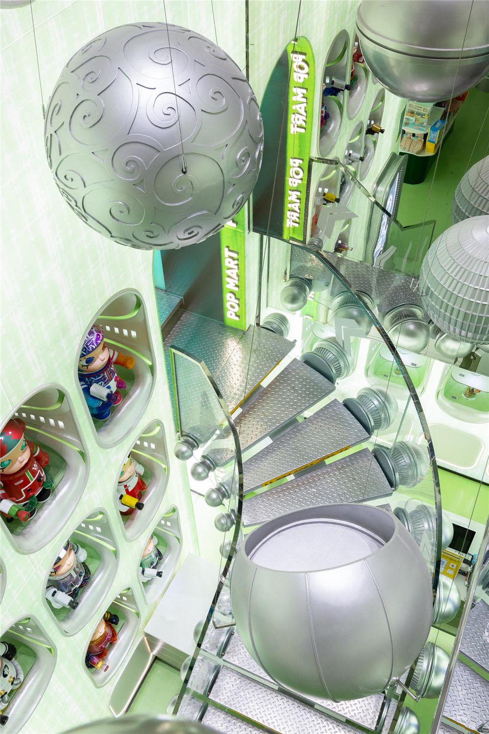 潮玩店設計,潮玩精品店設計,商店設計,潮玩玩具店設計,上海潮玩店,泡泡瑪特,泡泡瑪特全球旗艦店,上海泡泡瑪特,上海泡泡瑪特全球旗艦店,唯想國際,李想