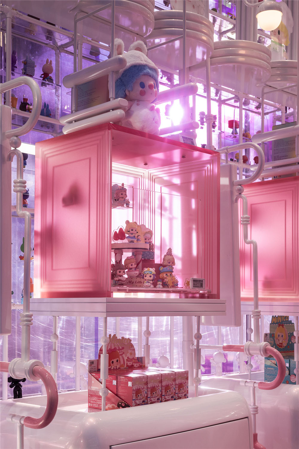 潮玩店設計,潮玩精品店設計,商店設計,潮玩玩具店設計,上海潮玩店,泡泡瑪特,泡泡瑪特全球旗艦店,上海泡泡瑪特,上海泡泡瑪特全球旗艦店,唯想國際,李想