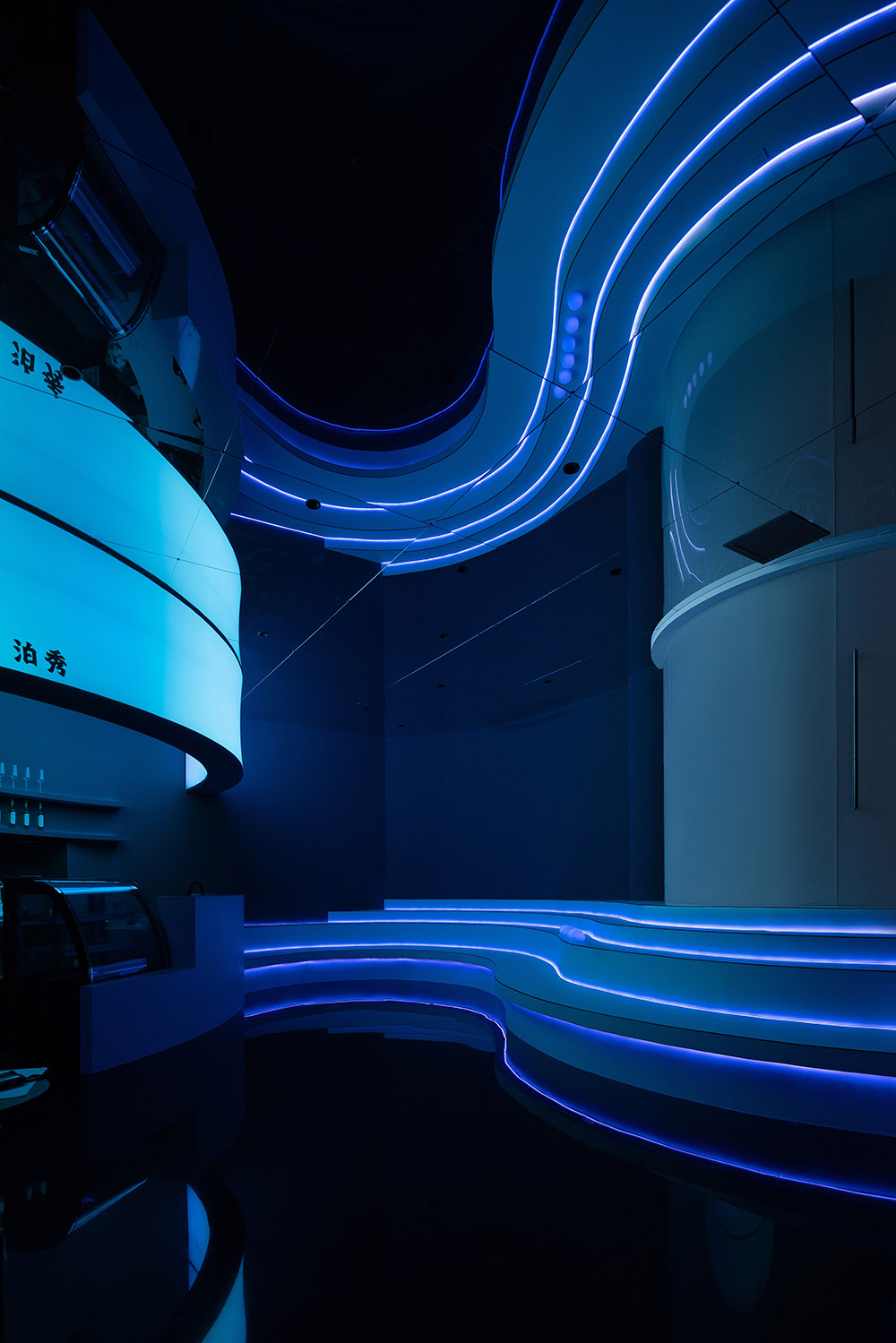 咖啡廳設計,咖啡館設計,咖啡廳設計案例,網紅咖啡廳設計,蘇州咖啡廳,蘇州打卡咖啡廳,泊秀,泊秀·SHOW,蘇州泊秀,蘇州網紅咖啡廳,聚會咖啡廳,巢羽建築設計,巢羽建築