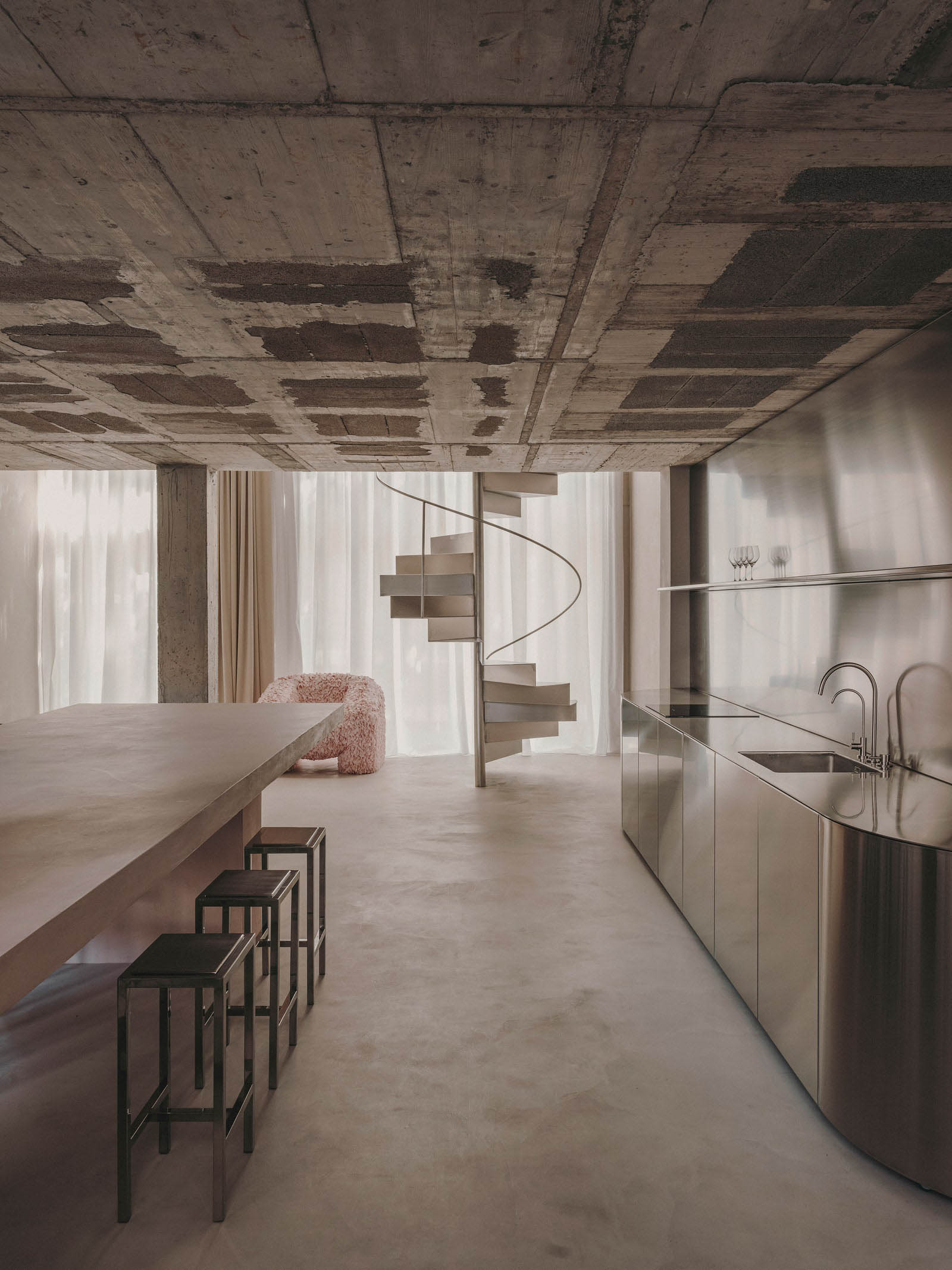 辦公室設計,辦公室改造,辦公室設計案例,Andrés Reisinger,設計公司辦公室,禪宗美學,中性色,微水泥