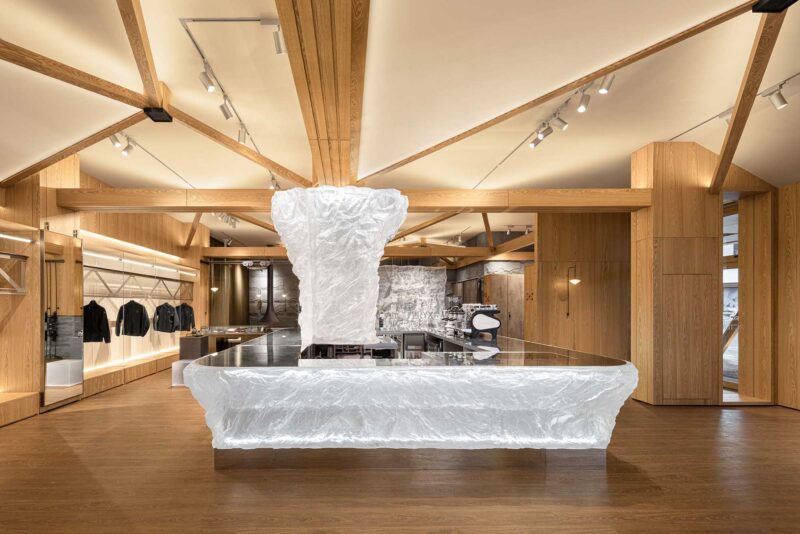 尚洋藝術 | 始祖鳥吉林北大湖店：雪地篝火，冒險永恒