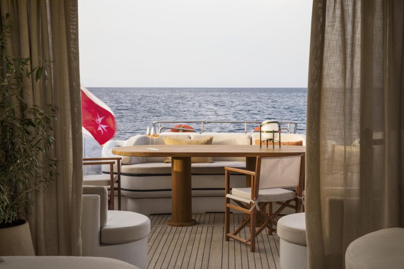 Febrero Studio | 西班牙馬德裏豪華遊艇內飾升級改造