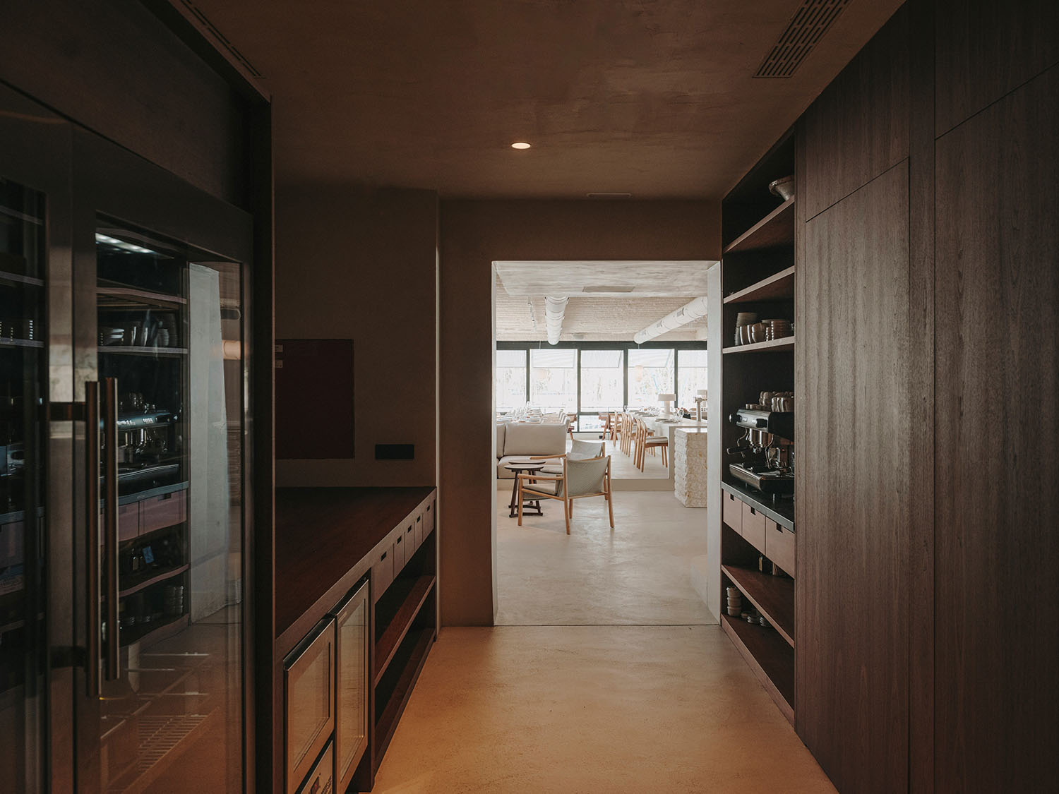 餐廳設計,Isern Serra Studio,休閑餐廳設計,巴塞羅那,現代風格餐廳設計案例,中性美學,海鮮酒吧餐廳