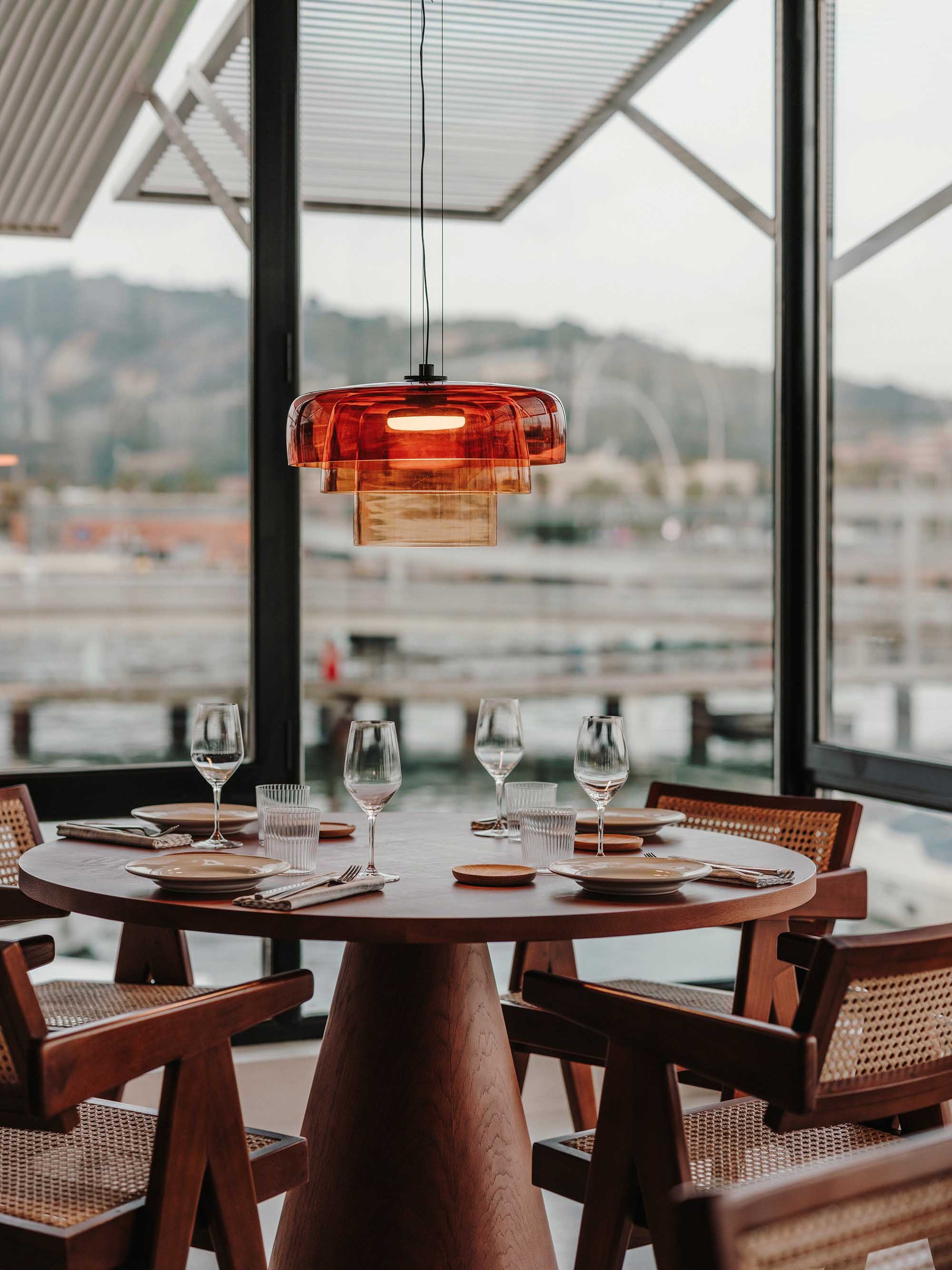 餐廳設計,Isern Serra Studio,休閑餐廳設計,巴塞羅那,現代風格餐廳設計案例,中性美學,海鮮酒吧餐廳