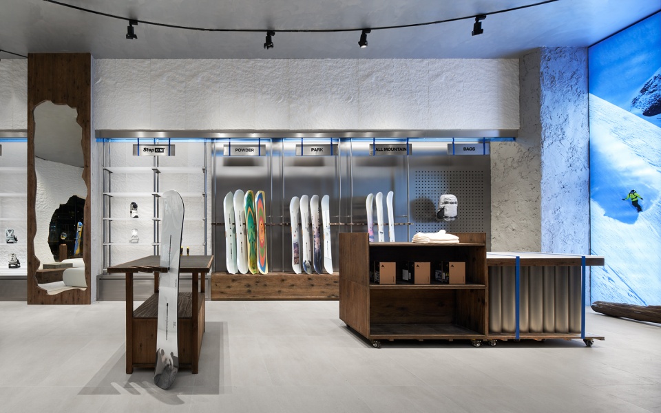 BURTON,成都BURTON,滑雪服裝店設計,商店設計,零售店設計,服裝零售店設計,服裝店設計,BURTON旗艦店,成都,SA&BOO Studio