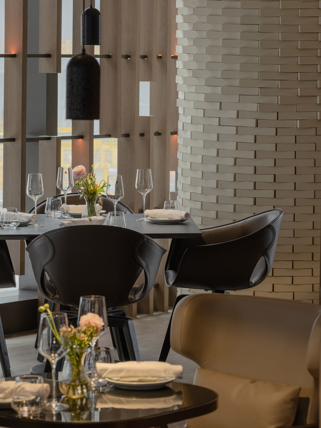 酒吧設計,餐飲空間,餐吧設計,西安酒吧設計,西安餐吧設計,Le Coq餐酒吧,西餐廳設計案例,酒吧設計案例,餐吧設計案例,Le Coq,上海Le Coq,Le Coq Wine,RooMoo Design Studio,RooMoo