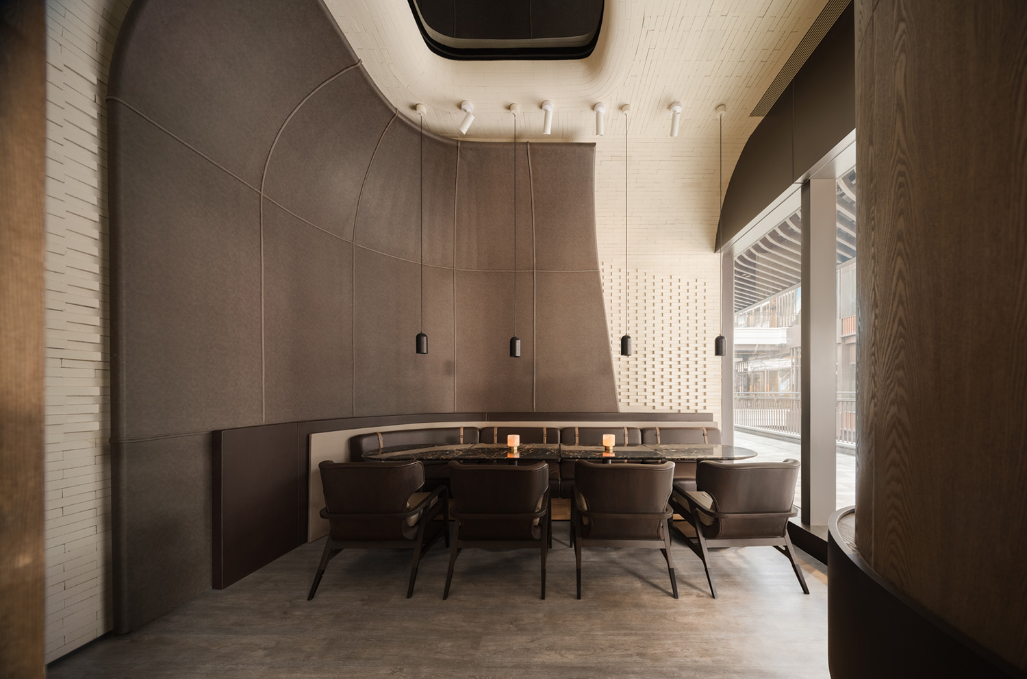 酒吧設計,餐飲空間,餐吧設計,西安酒吧設計,西安餐吧設計,Le Coq餐酒吧,西餐廳設計案例,酒吧設計案例,餐吧設計案例,Le Coq,上海Le Coq,Le Coq Wine,RooMoo Design Studio,RooMoo