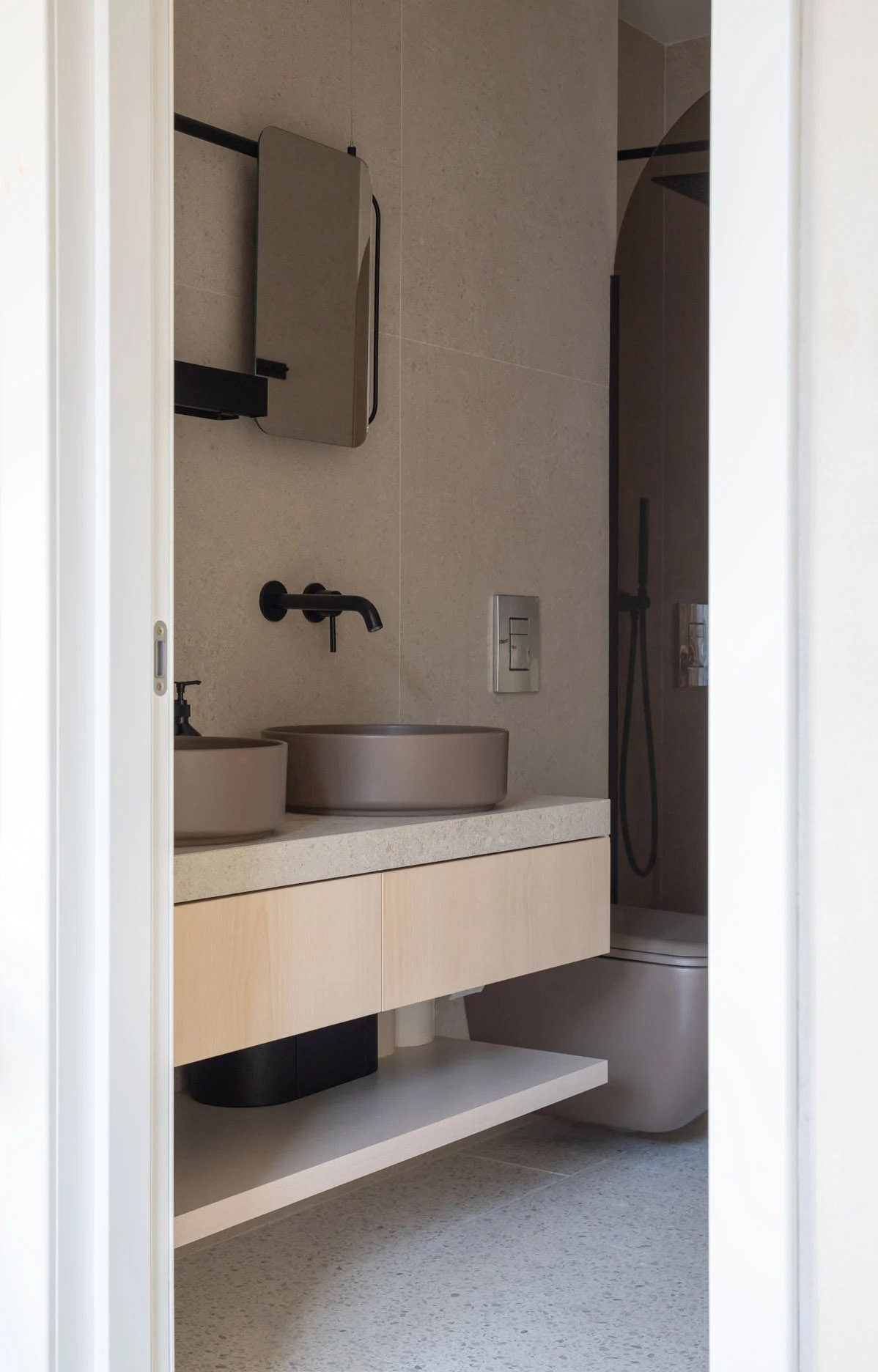 閣樓,住宅設計案例,Ioka Design,120㎡,侘寂風格,閣樓公寓,布加勒斯特,Wabi-sabi