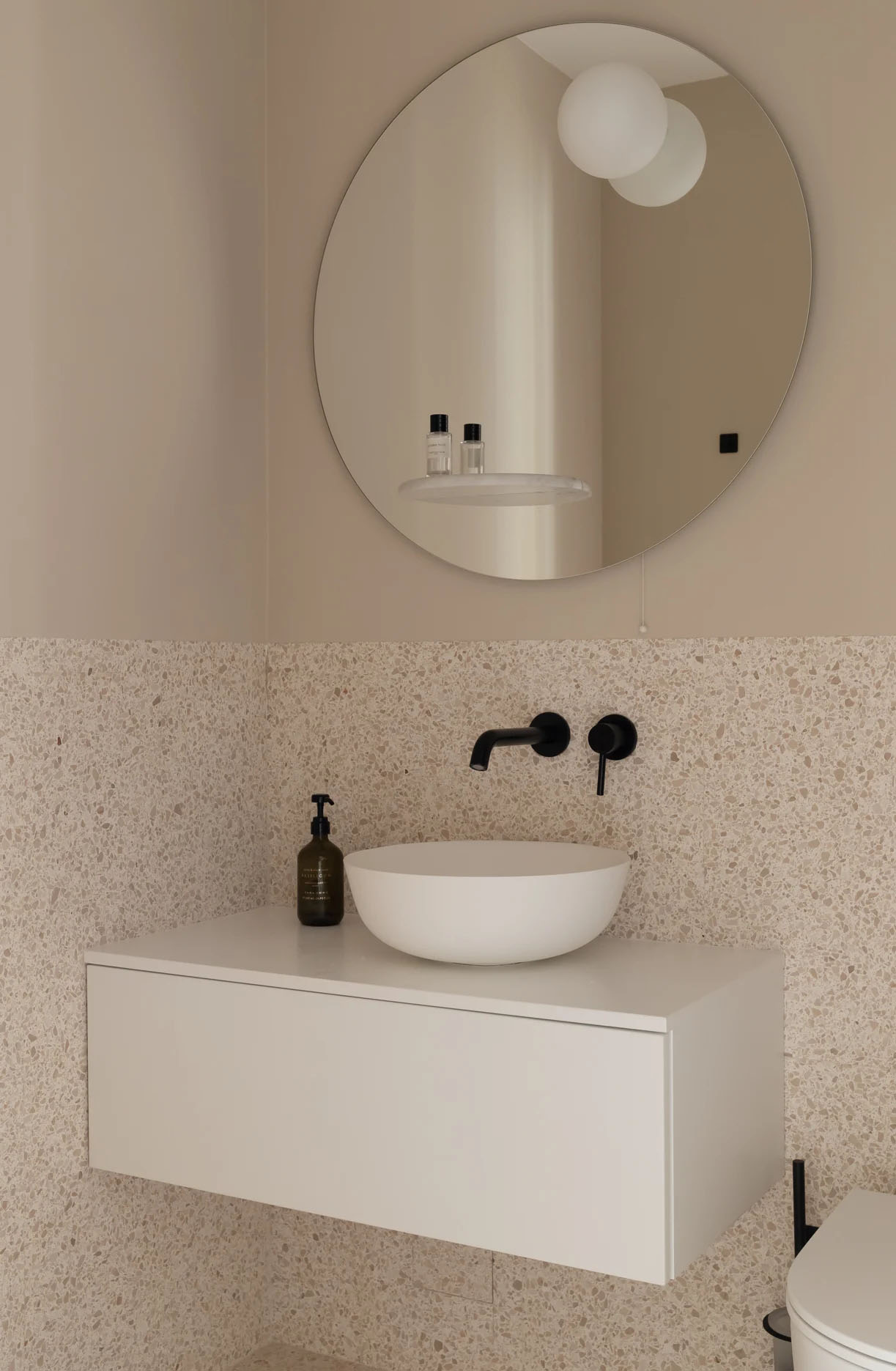 閣樓,住宅設計案例,Ioka Design,120㎡,侘寂風格,閣樓公寓,布加勒斯特,Wabi-sabi