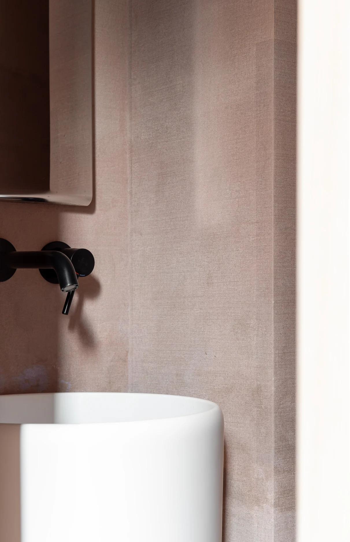 閣樓,住宅設計案例,Ioka Design,120㎡,侘寂風格,閣樓公寓,布加勒斯特,Wabi-sabi