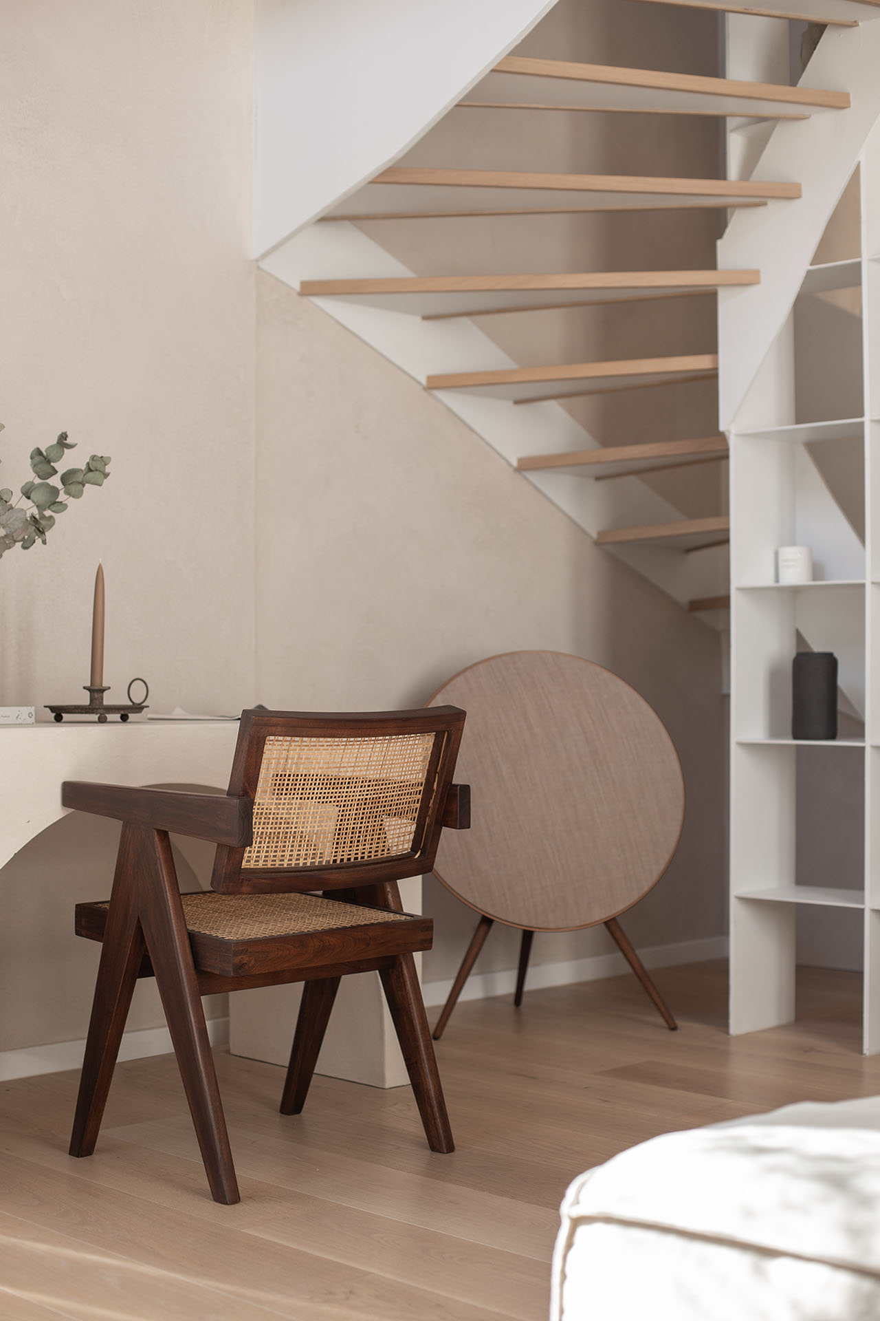 閣樓,住宅設計案例,Ioka Design,120㎡,侘寂風格,閣樓公寓,布加勒斯特,Wabi-sabi