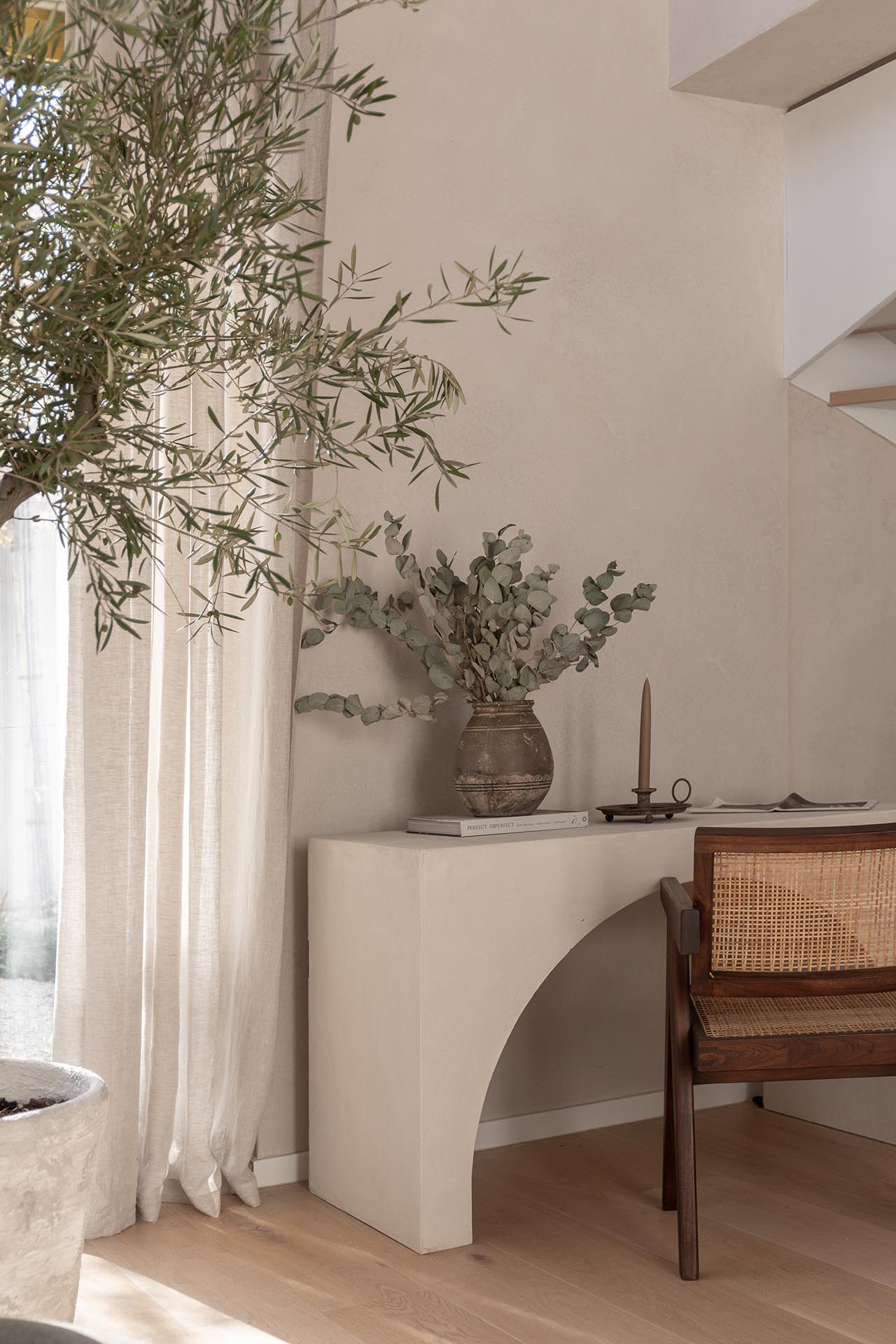 閣樓,住宅設計案例,Ioka Design,120㎡,侘寂風格,閣樓公寓,布加勒斯特,Wabi-sabi