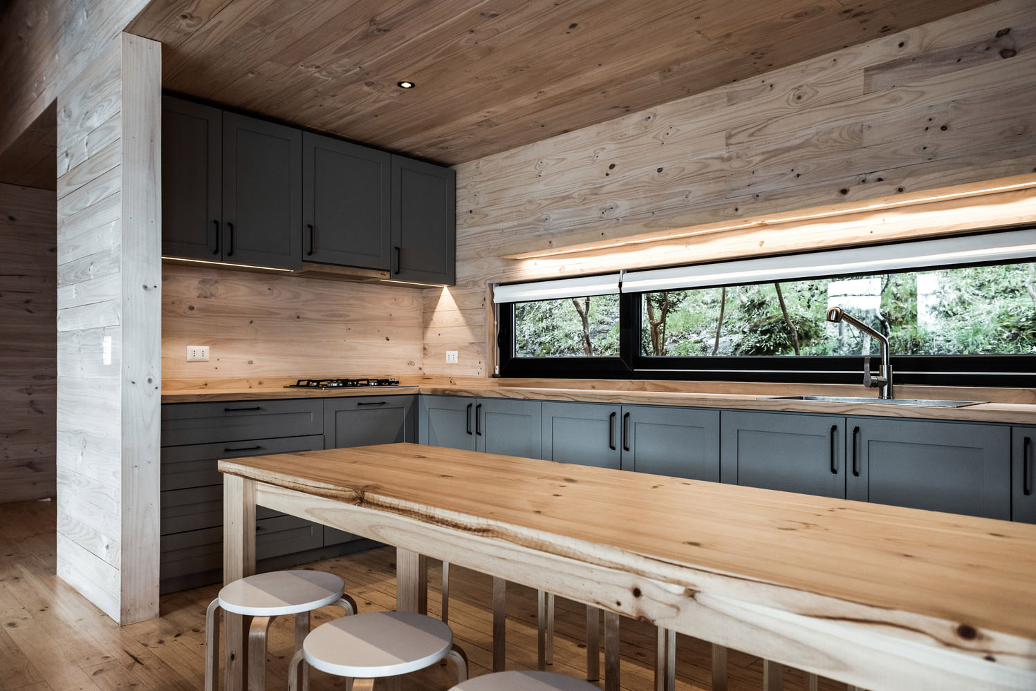 別墅設計,別墅設計案例,blaq arquitectos,智利,國外別墅設計案例,別墅裝修,住宅設計,湖景別墅,平層別墅,140㎡