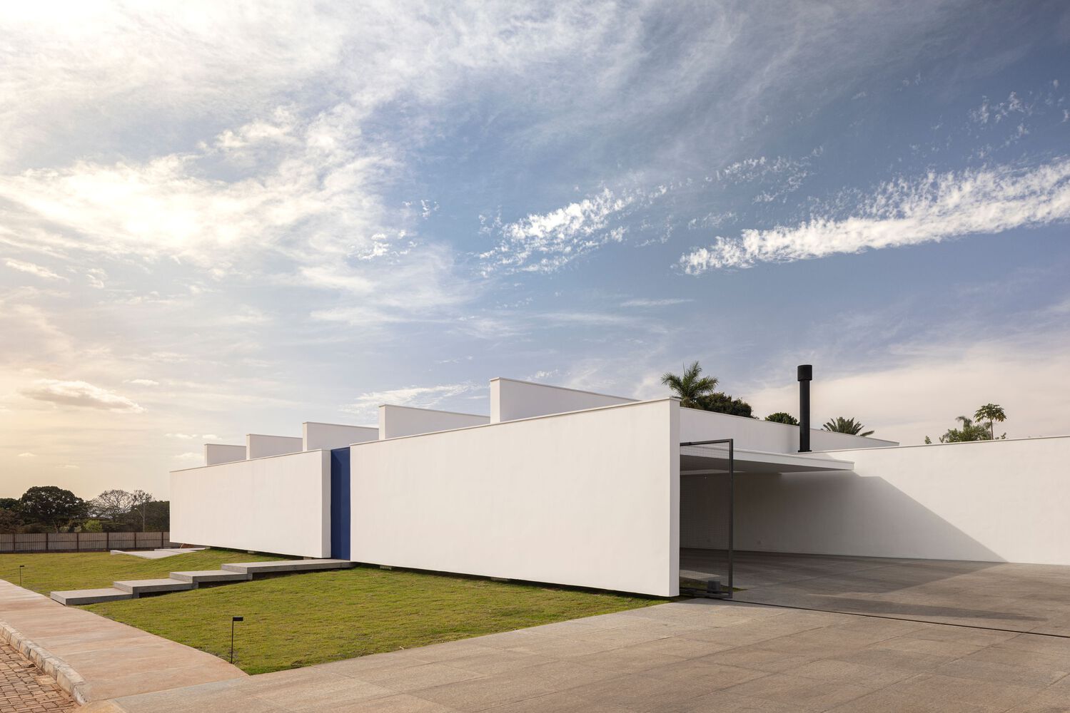 別墅設計,住宅設計案例,BLOCO Arquitetos,巴西,國外別墅設計案例,600㎡,景觀別墅,畫廊住宅