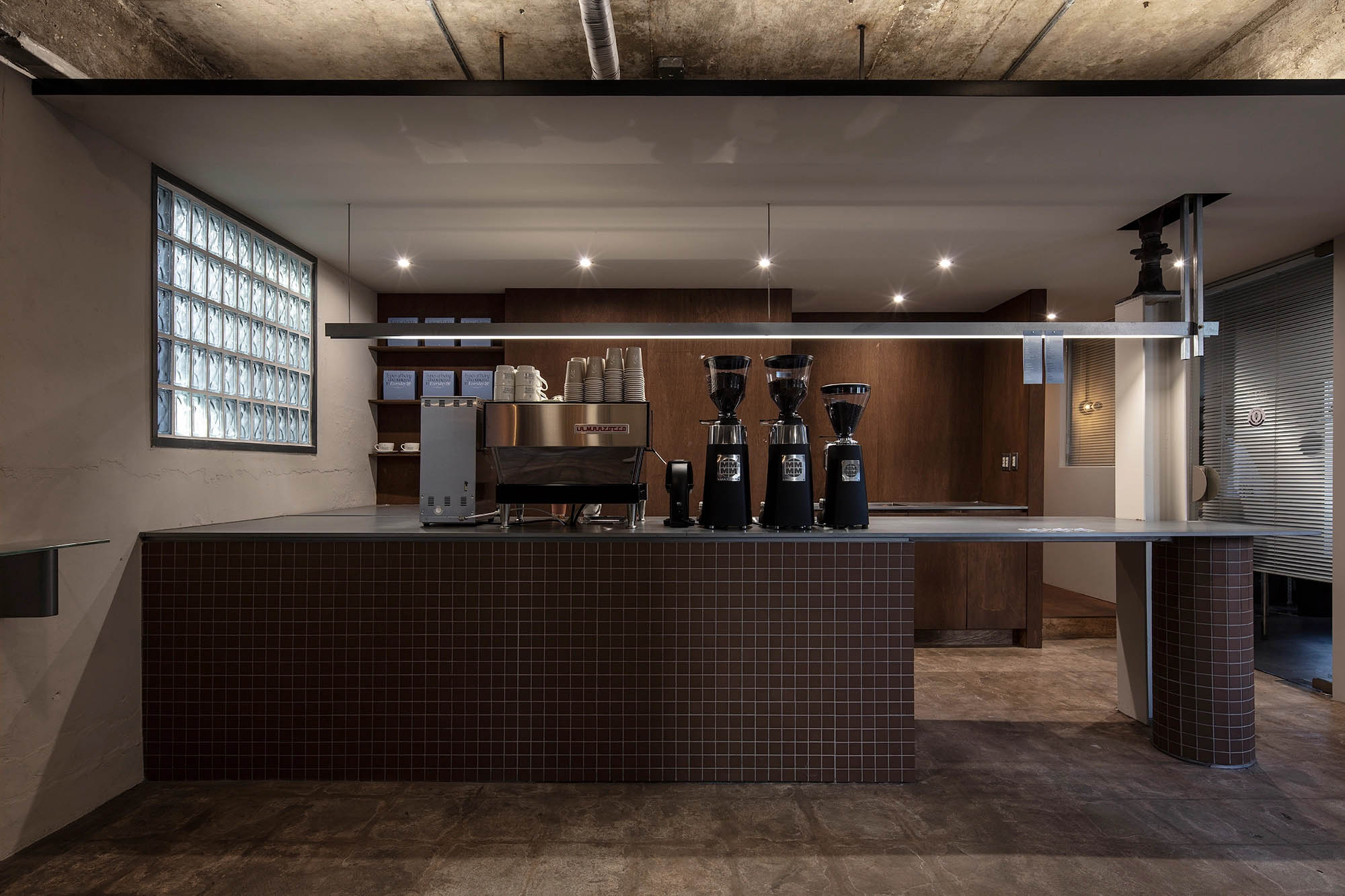 Mannal,首爾,咖啡廳設計案例,咖啡廳裝修,Cafe Obo,極簡風格咖啡廳,咖啡廳設計方案