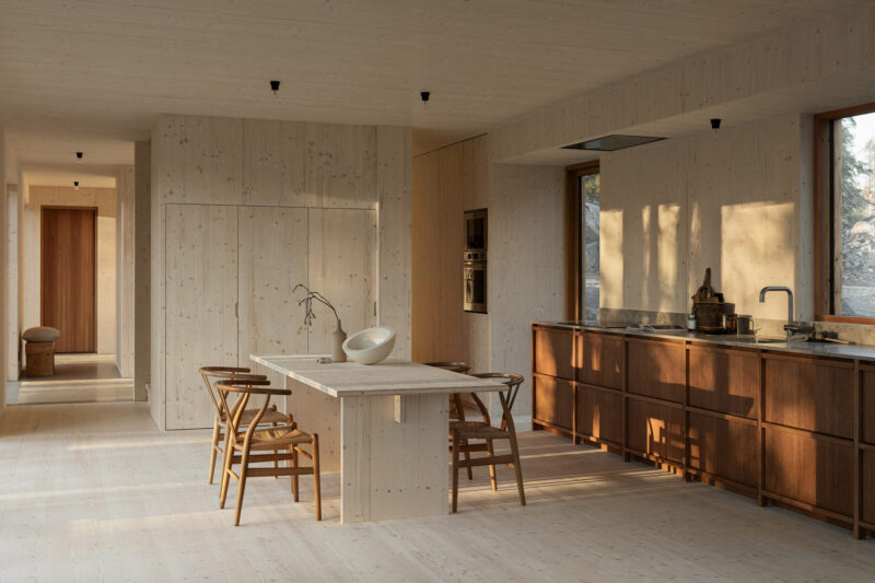 Lowén Widman Arkitekter | 瑞典原木色溫馨森林度假屋