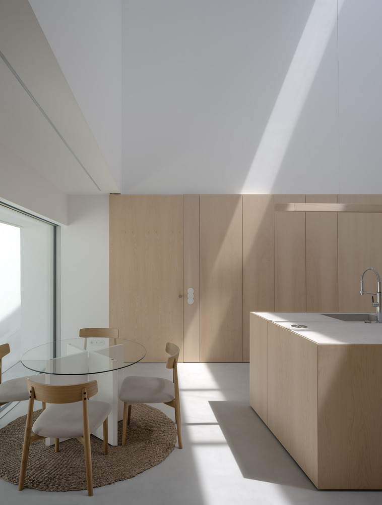 別墅設計,別墅設計案例,NOARQ,葡萄牙,國外別墅設計案例,別墅裝修,945㎡,白色別墅,原木色,極簡風格