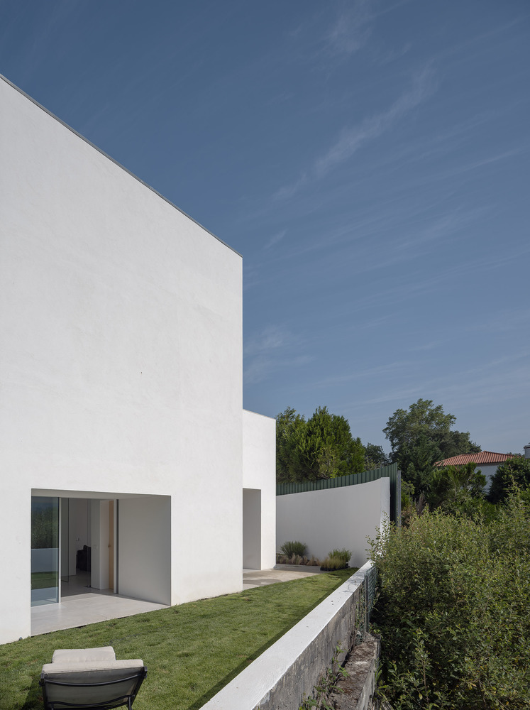 別墅設計,別墅設計案例,NOARQ,葡萄牙,國外別墅設計案例,別墅裝修,945㎡,白色別墅,原木色,極簡風格