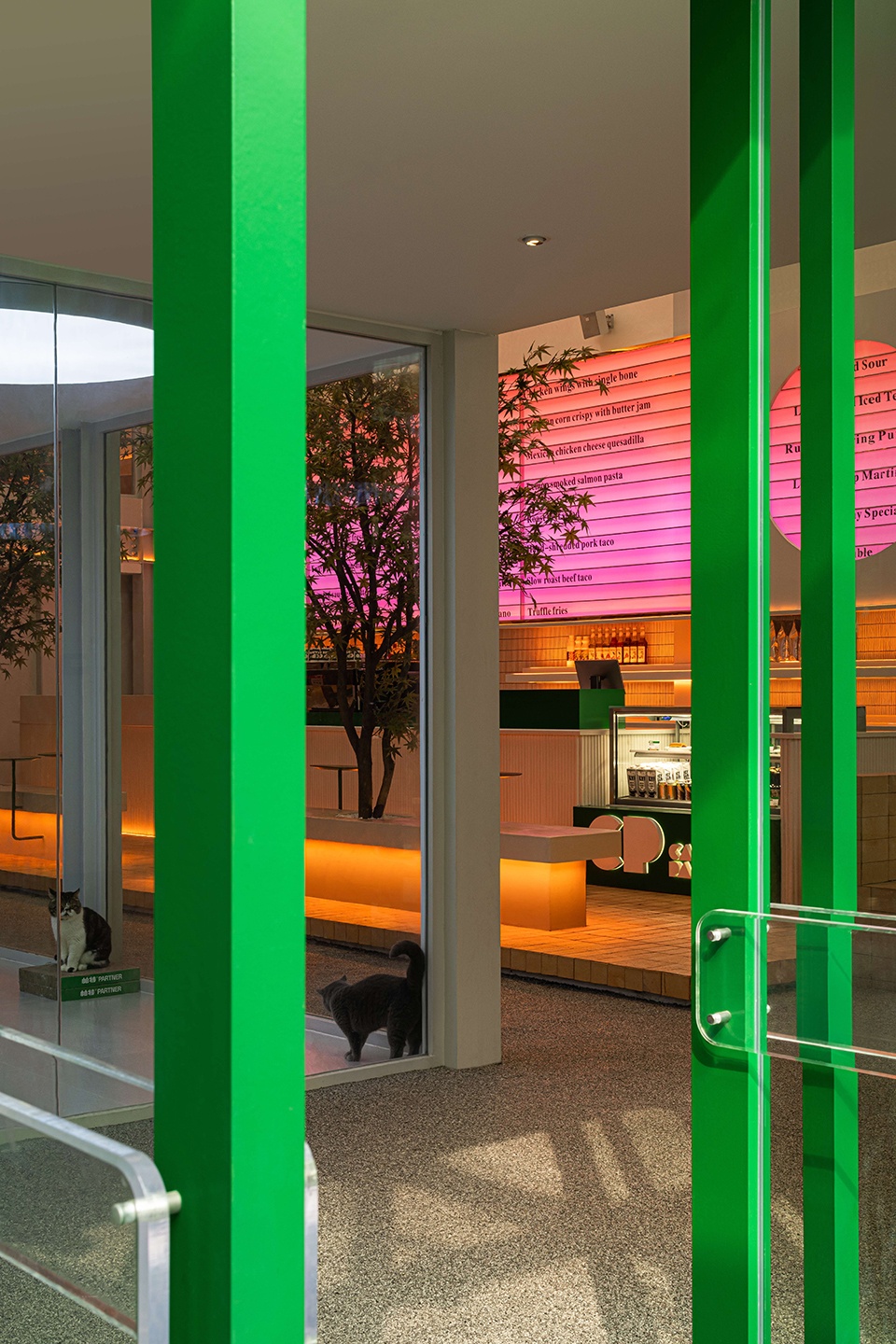 咖啡廳設計,酒吧設計,酒吧裝修,酒吧設計案例,酒吧設計方案,成都,CARE PARTNER咖啡&酒吧,一展設計,肖懿展