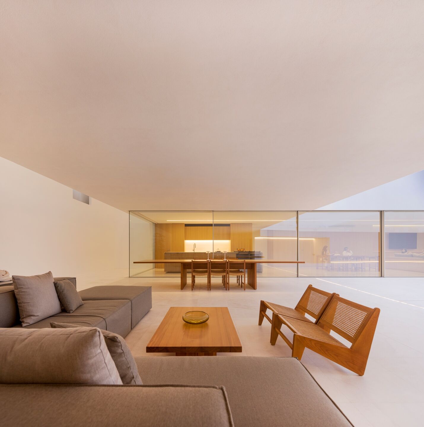 別墅設計,別墅設計案例,Fran Silvestre Arquitectos,西班牙,國外別墅設計案例,巴倫西亞,白色別墅,極簡主義,極簡風格