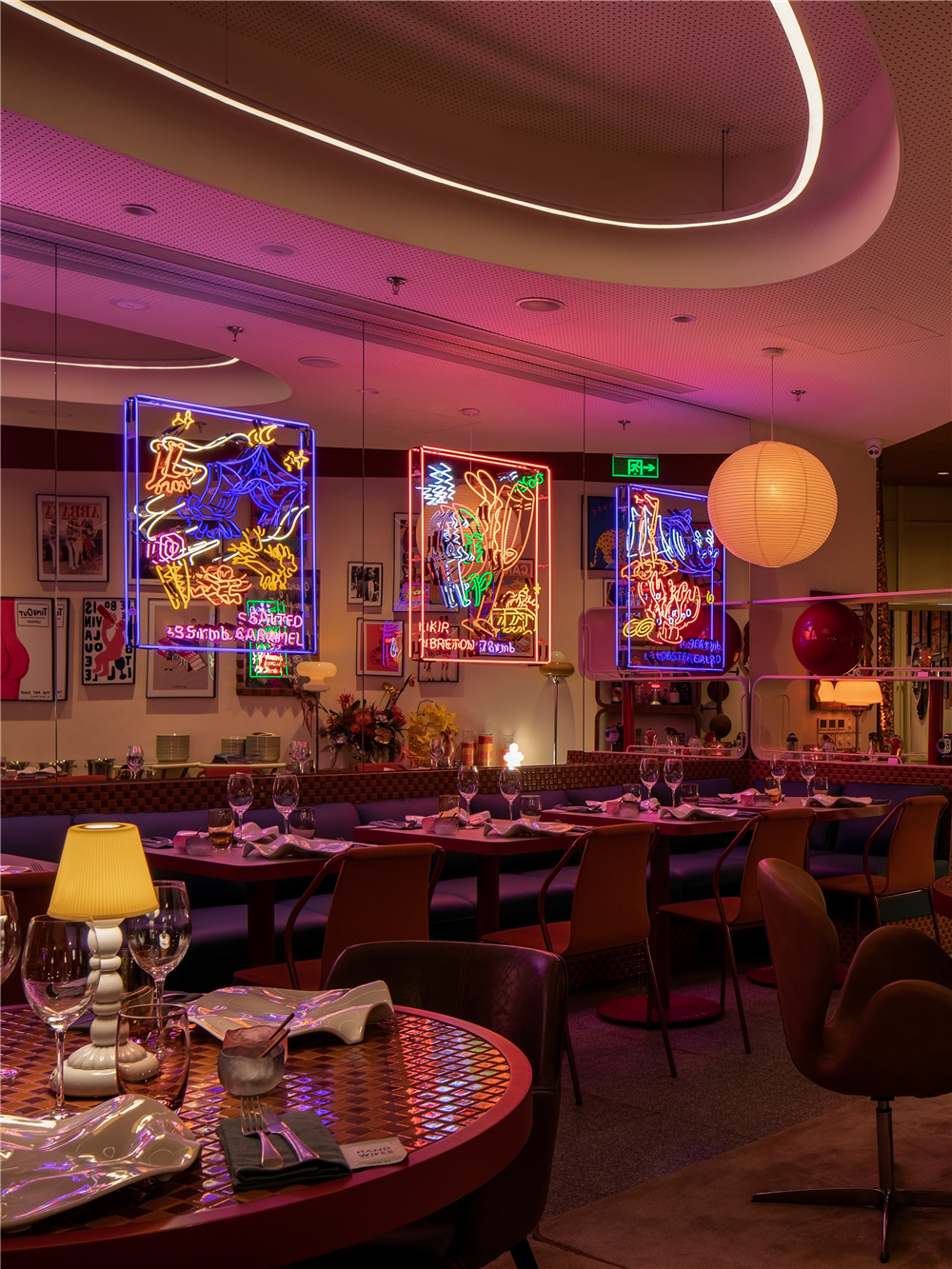 餐廳設計,休閑餐廳設計,主題餐廳設計,餐廳設計案例,餐廳設計方案,Luneurs Alunissage國金店,上海,hcreates罕創建築設計