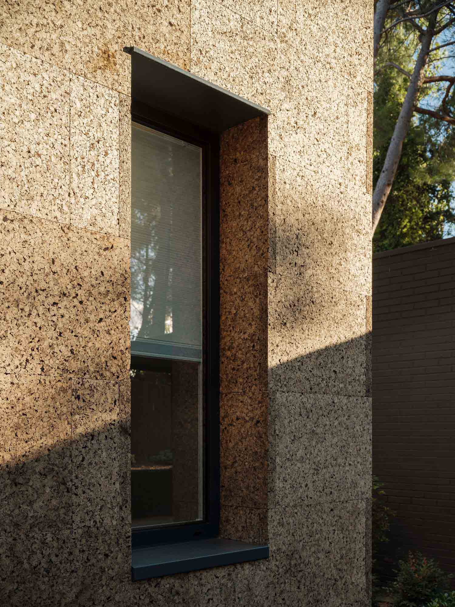 別墅設計,EME157,鄉村別墅,國外別墅設計案例,西班牙,馬德裏,別墅庭院設計,白色極簡風格別墅