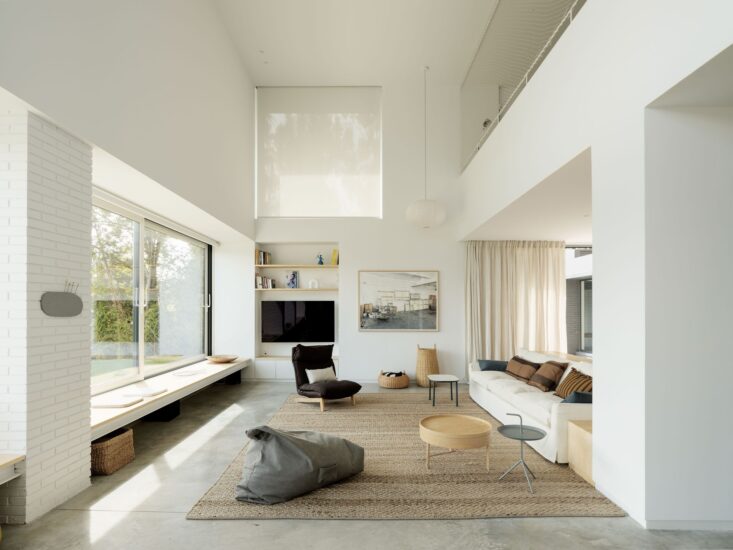 EME157｜西班牙馬德裏白色極簡風格別墅