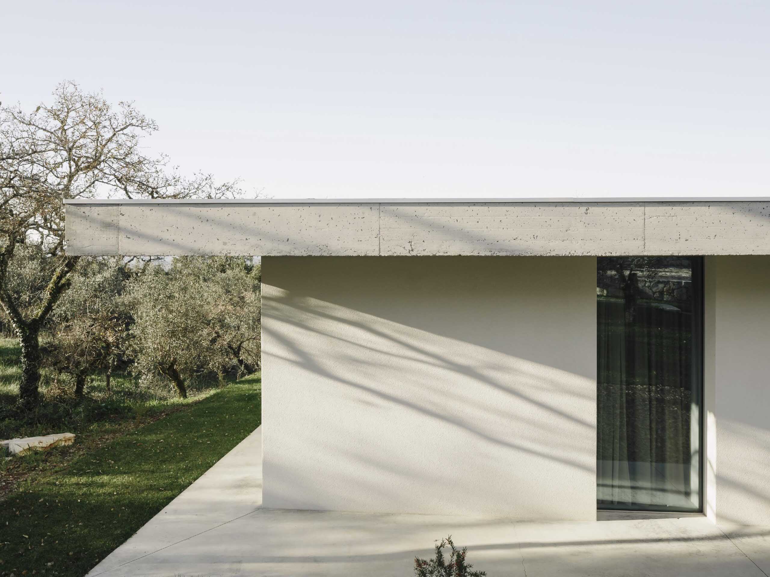 別墅設計,別墅設計案例,Bruno Dias,葡萄牙,國外別墅設計案例,別墅裝修,平層別墅,混凝土,野獸派風格,極簡風格