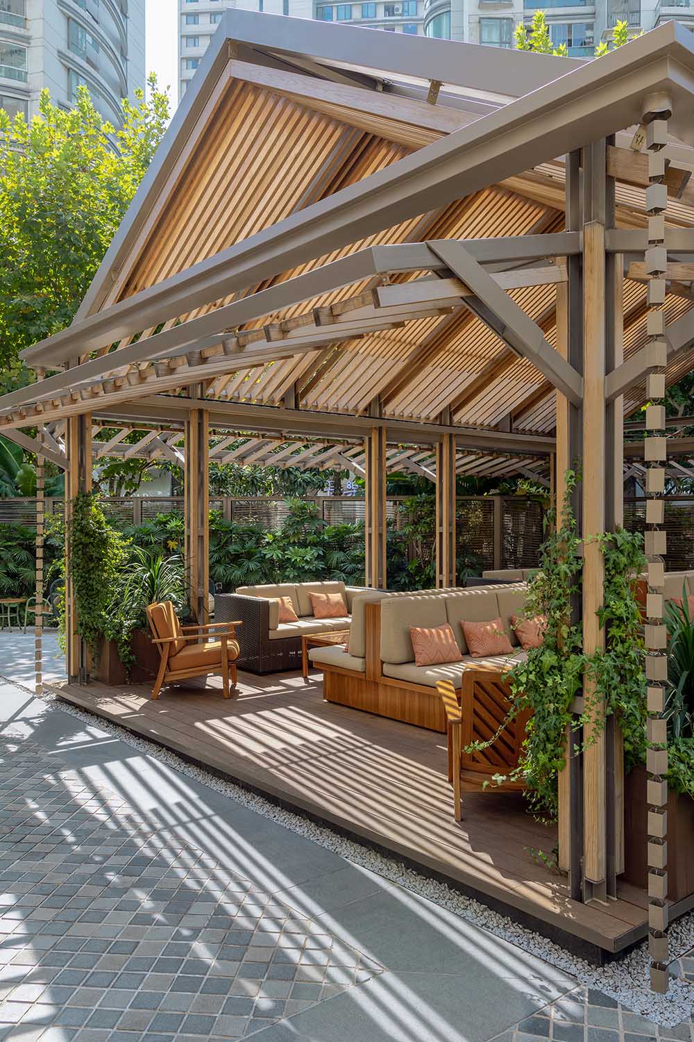 戶外空間改造,酒店戶外空間設計,酒店公共空間設計,酒店軟裝設計,酒店軟裝搭配,上海,素凱泰酒店戶外空間改造,LUKSTUDIO芝作室,陸穎芝