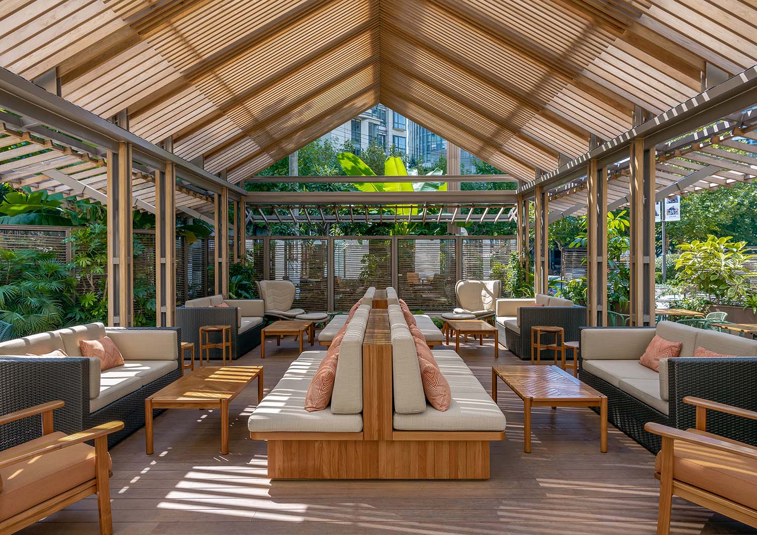 戶外空間改造,酒店戶外空間設計,酒店公共空間設計,酒店軟裝設計,酒店軟裝搭配,上海,素凱泰酒店戶外空間改造,LUKSTUDIO芝作室,陸穎芝