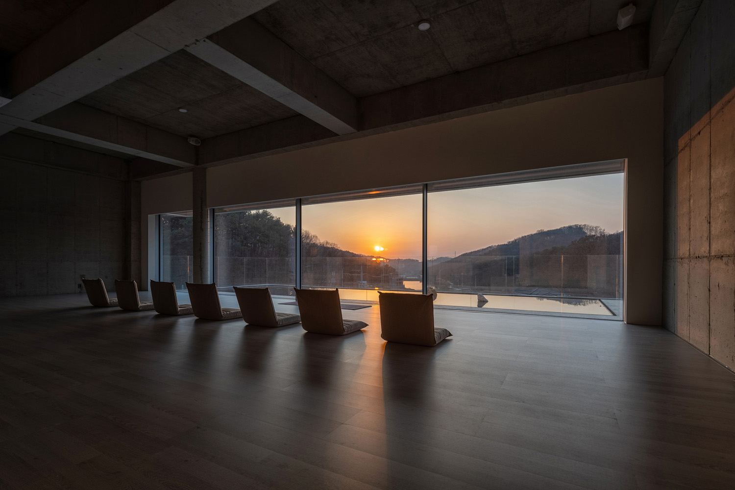 ALIVEUS architecture,瑜伽工作室設計,韓國,瑜伽工作室設計案例,瑜伽工作室設計方案,極簡風格,辦公室設計,TRIVIUM Yoga Studio