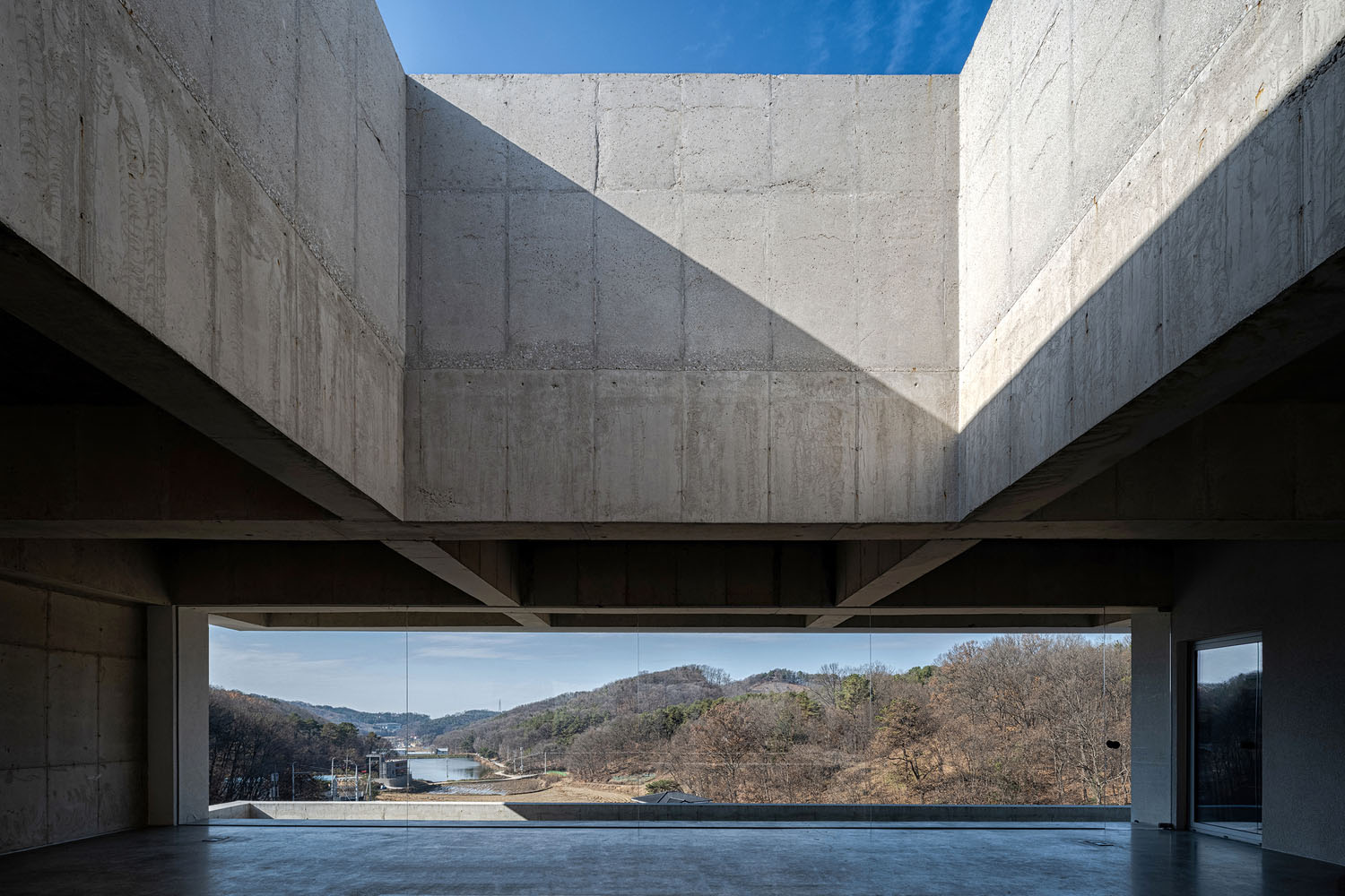 ALIVEUS architecture,瑜伽工作室設計,韓國,瑜伽工作室設計案例,瑜伽工作室設計方案,極簡風格,辦公室設計,TRIVIUM Yoga Studio