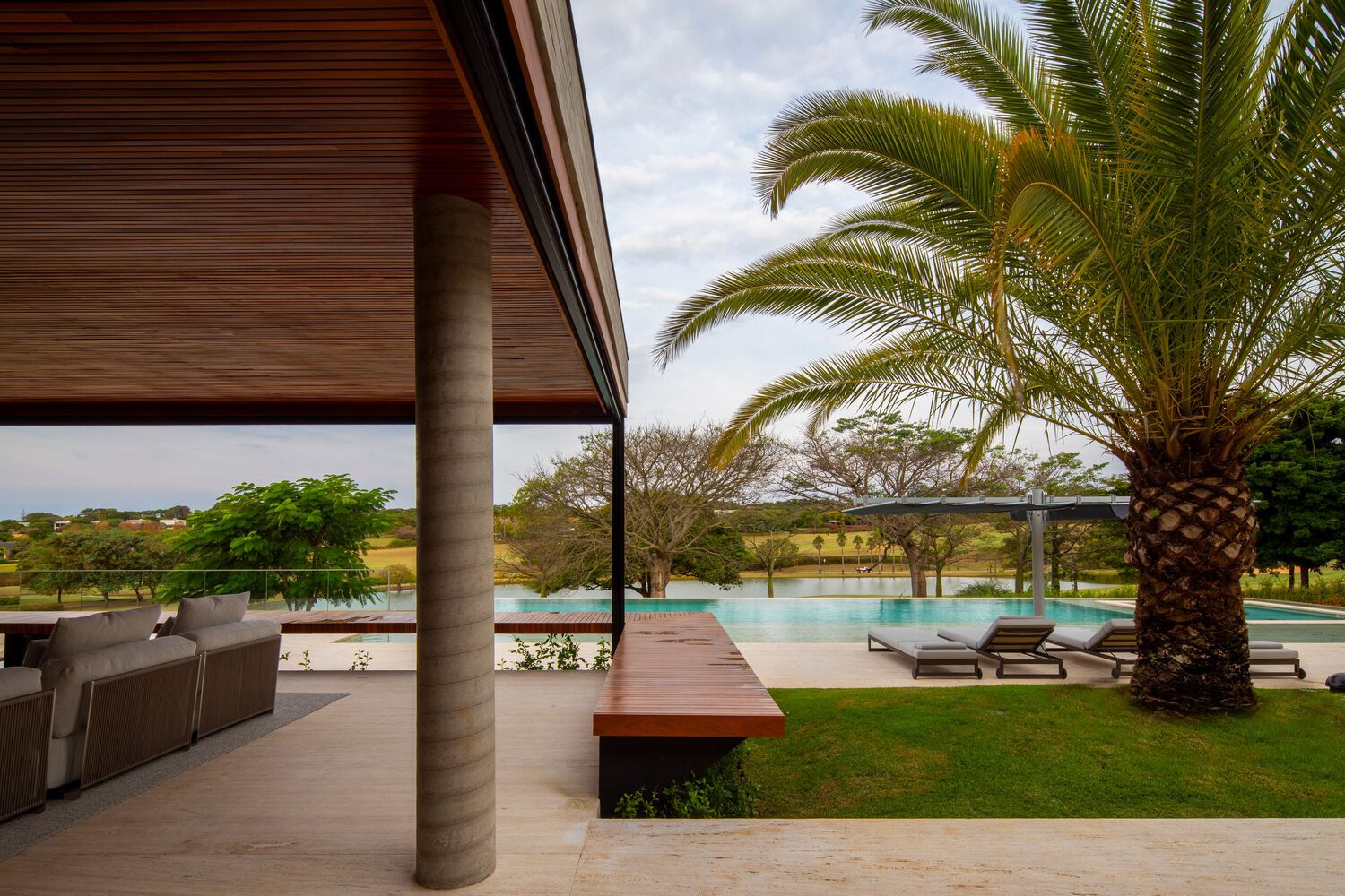 別墅設計,景觀別墅設計,Felipe Caboclo Arquitetura,國外別墅設計案例,巴西,940㎡,別墅泳池
