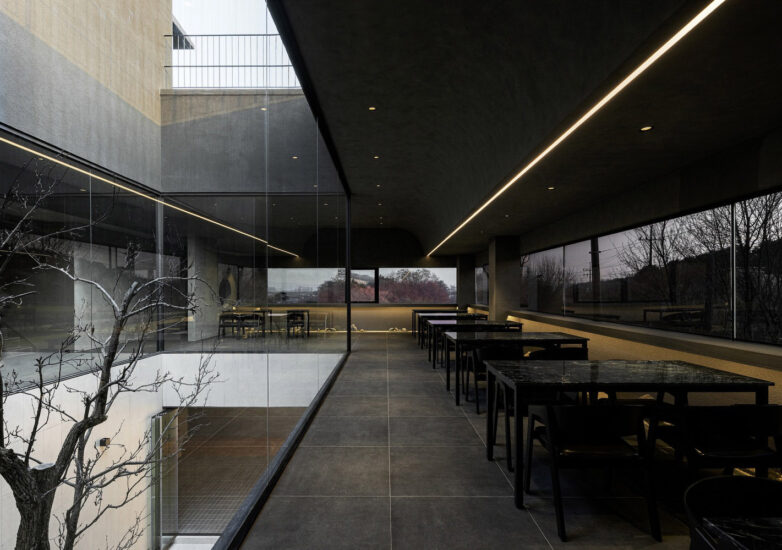 Plainoddity |  韓國城南市Dark and Light 意大利菜餐廳