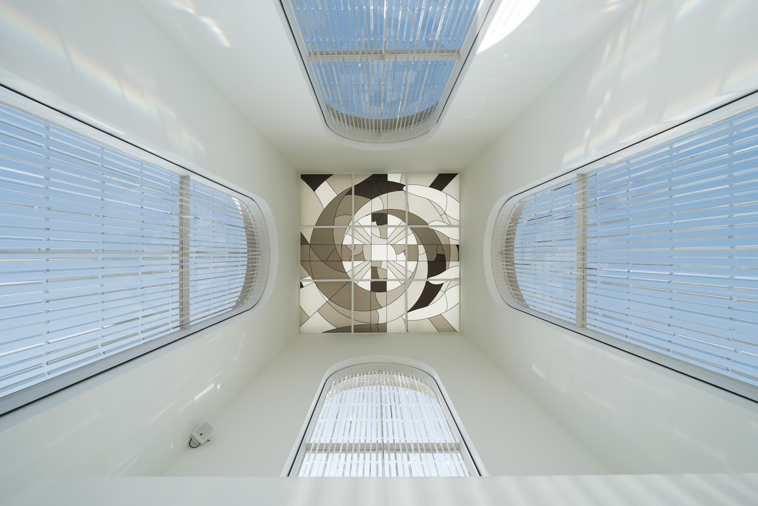 NONE SPACE,首爾,咖啡廳設計案例,咖啡廳裝修,MADE LIM 咖啡廳,教堂改造,咖啡廳設計方案,建築改造