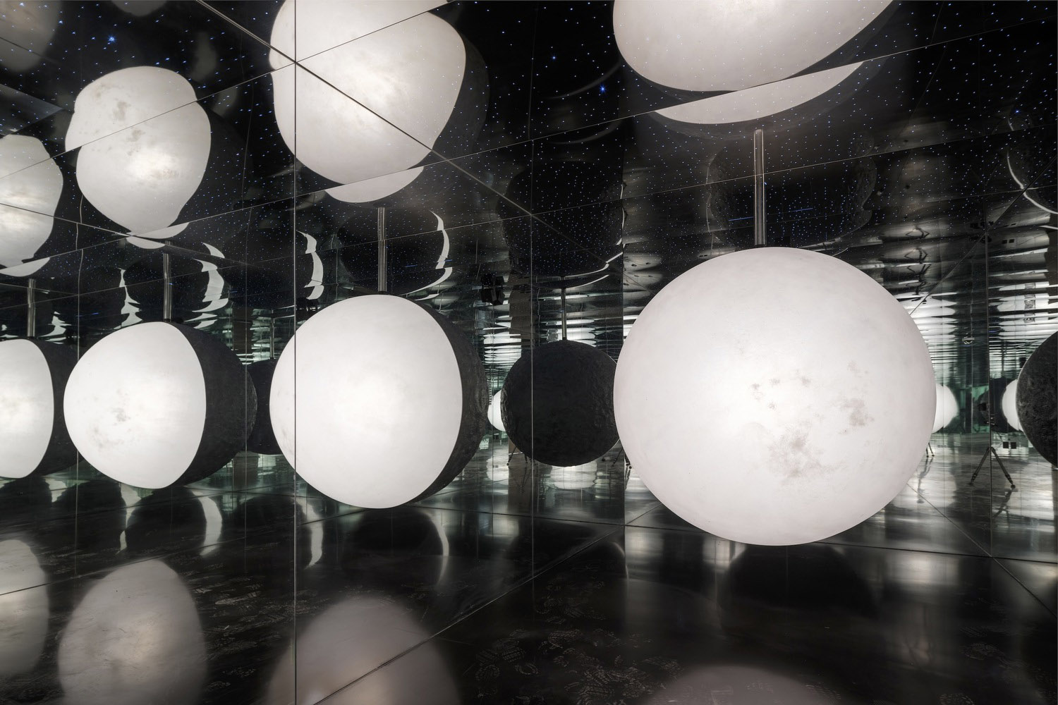 NONE SPACE,首爾,咖啡廳設計案例,咖啡廳裝修,MADE LIM 咖啡廳,教堂改造,咖啡廳設計方案,建築改造