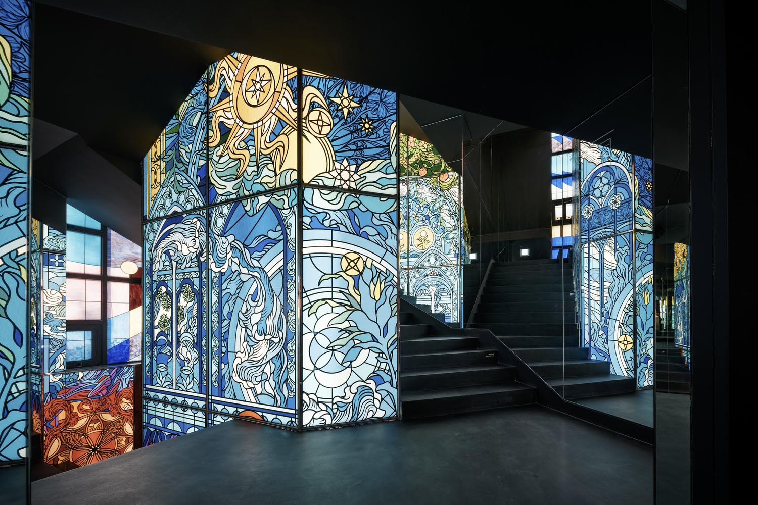 NONE SPACE,首爾,咖啡廳設計案例,咖啡廳裝修,MADE LIM 咖啡廳,教堂改造,咖啡廳設計方案,建築改造