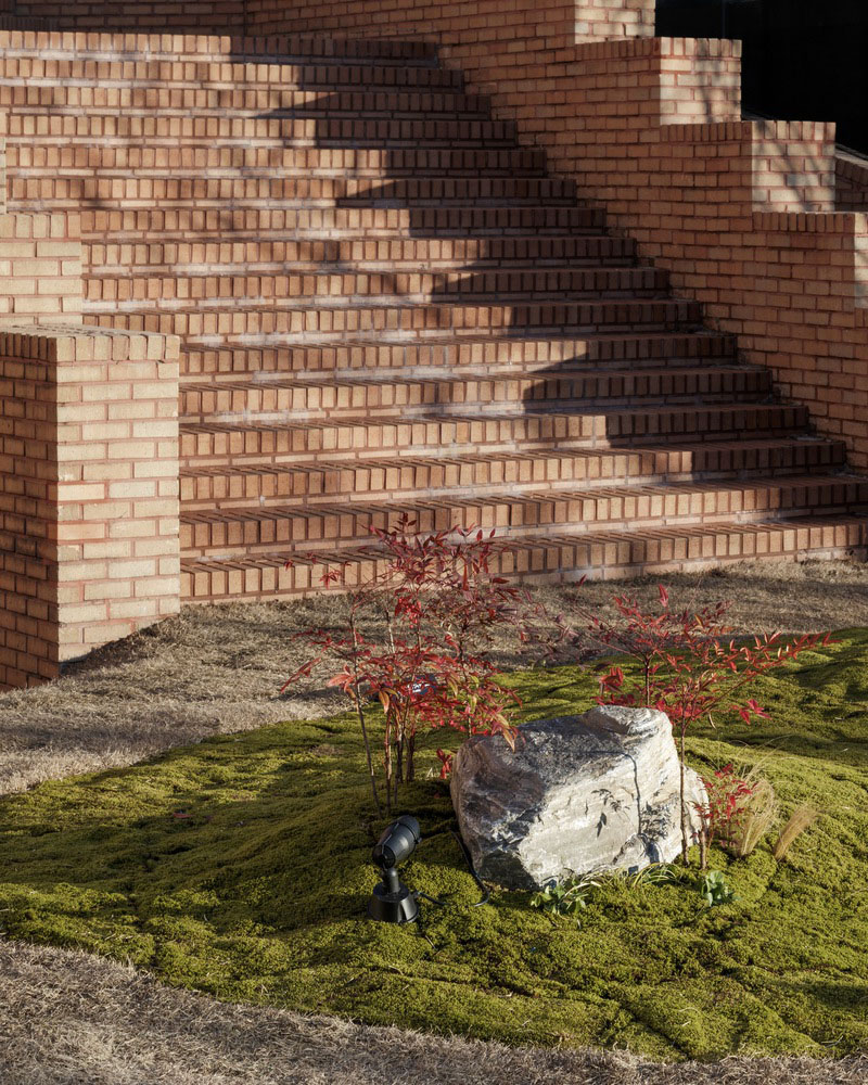 NONE SPACE,首爾,咖啡廳設計案例,咖啡廳裝修,MADE LIM 咖啡廳,教堂改造,咖啡廳設計方案,建築改造