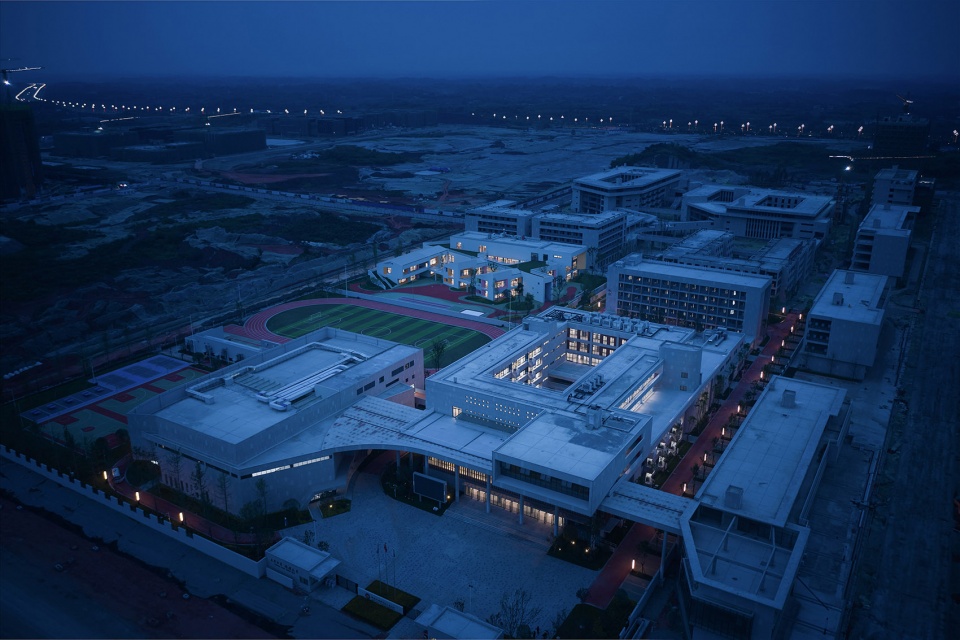 小學設計,學校設計,校園設計,學校設計案例,校園改造,學校裝修,中學設計,成都外國語學校仁壽校區,成都,江蘇中銳華東建築設計研究院有限公司榮朝暉工作室