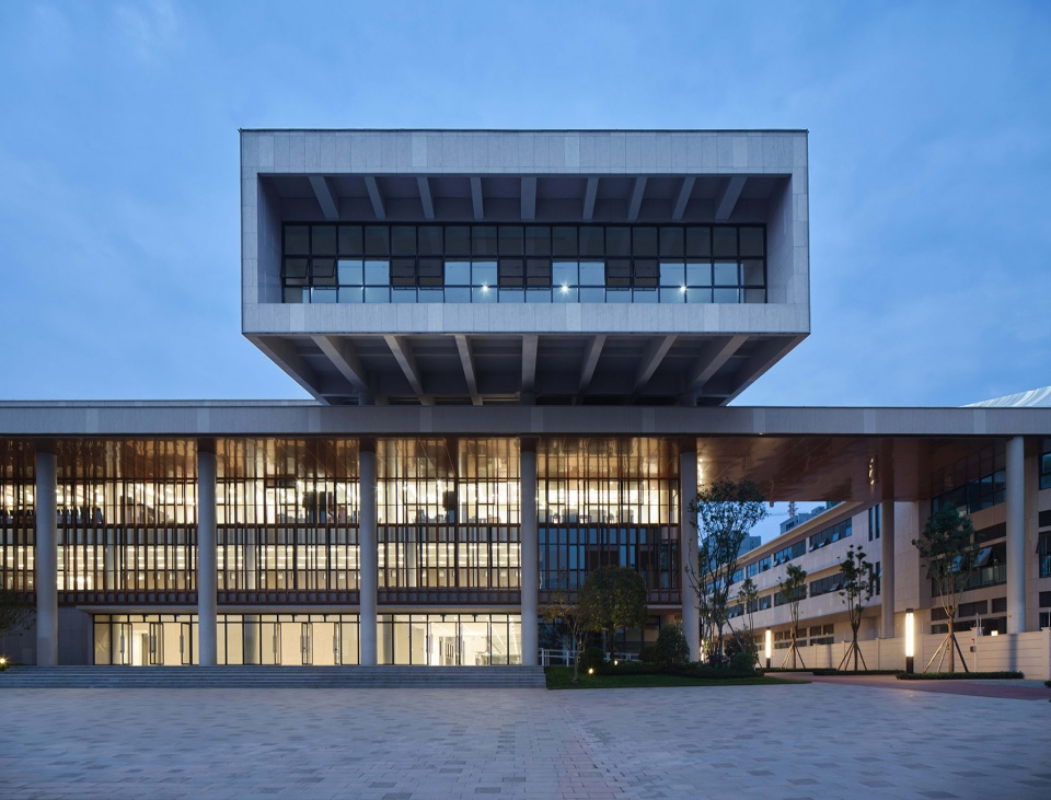 小學設計,學校設計,校園設計,學校設計案例,校園改造,學校裝修,中學設計,成都外國語學校仁壽校區,成都,江蘇中銳華東建築設計研究院有限公司榮朝暉工作室