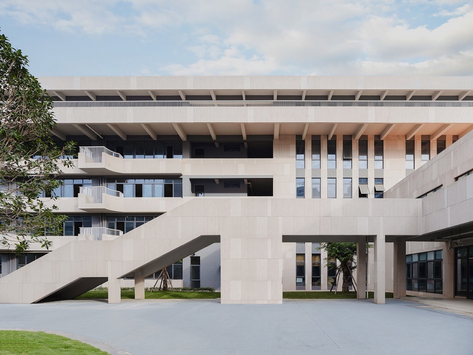 小學設計,學校設計,校園設計,學校設計案例,校園改造,學校裝修,中學設計,成都外國語學校仁壽校區,成都,江蘇中銳華東建築設計研究院有限公司榮朝暉工作室